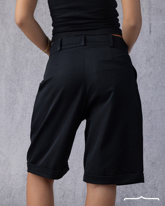 Structured Bermuda in Black