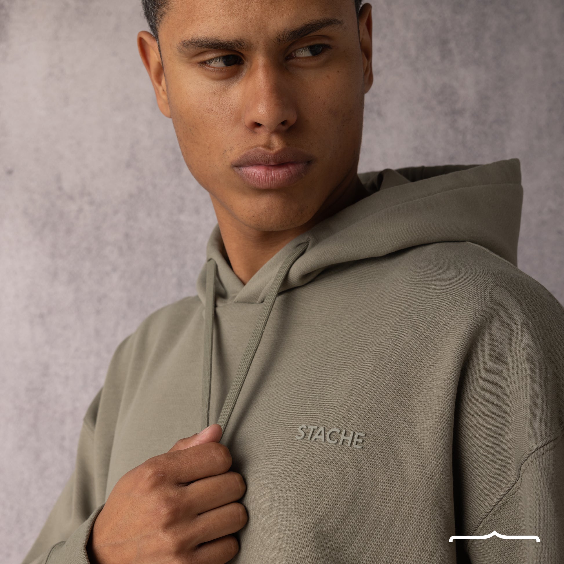 Rubber Logo Basic Hoodie in Olive