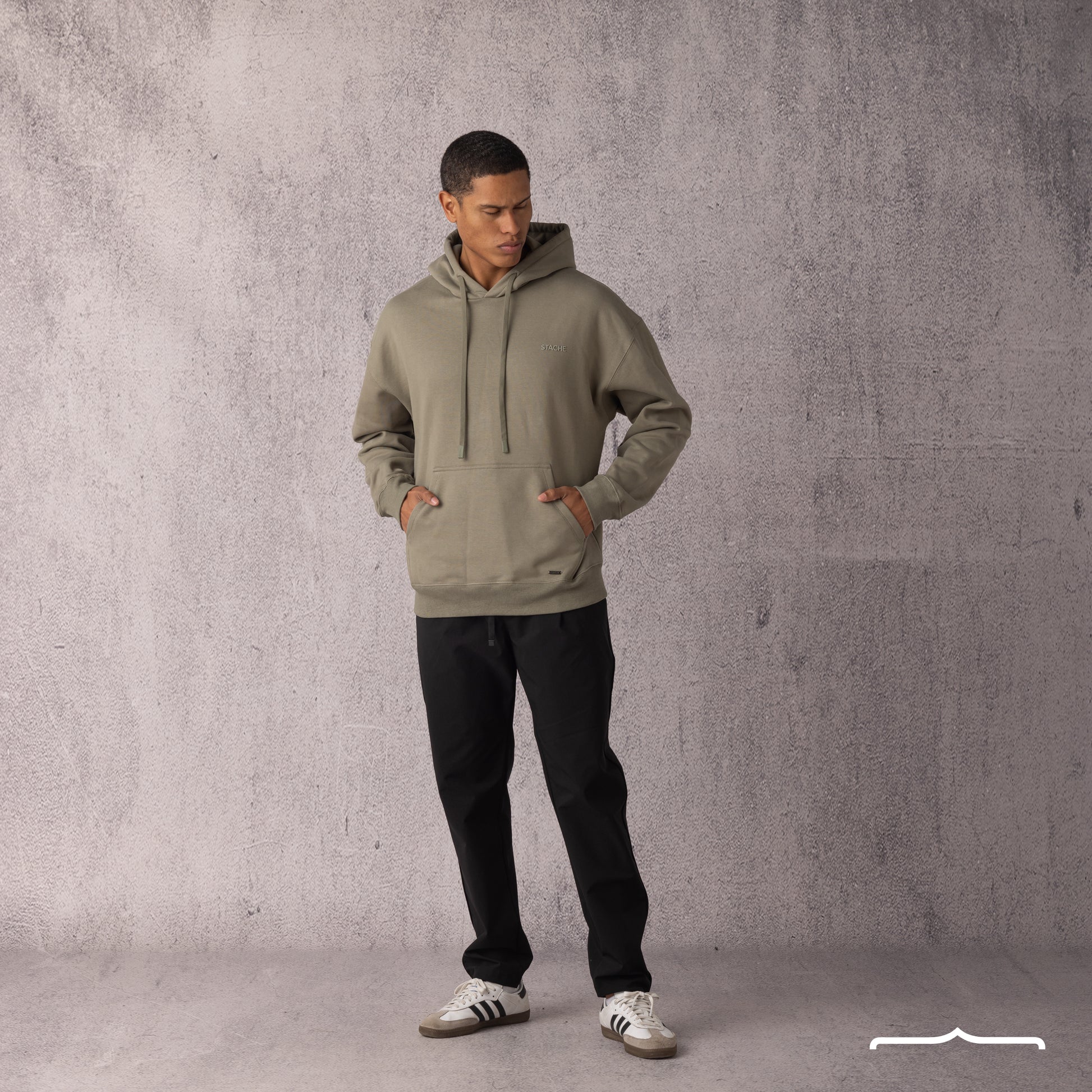 Rubber Logo Basic Hoodie in Olive