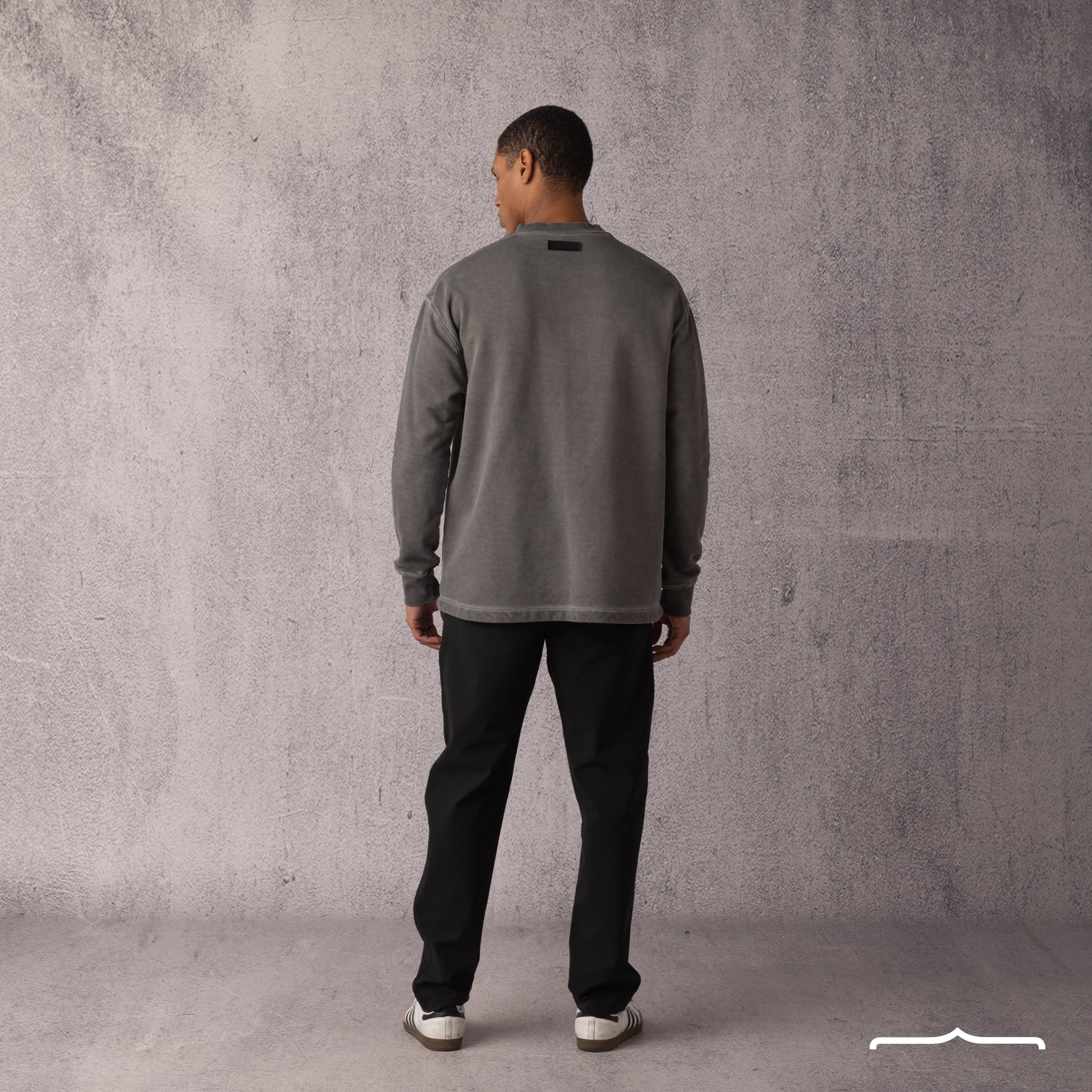 men Washed sweatshirt in Dark Grey