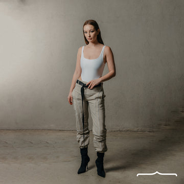Contrast piping pants in Beige