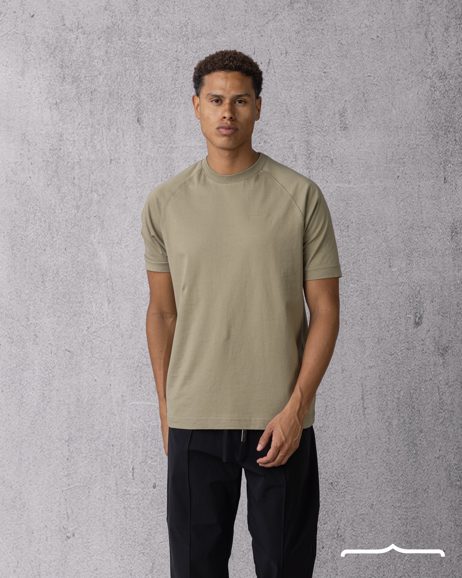 Raglan Rubber Icon in Regular Fit in Light Olive