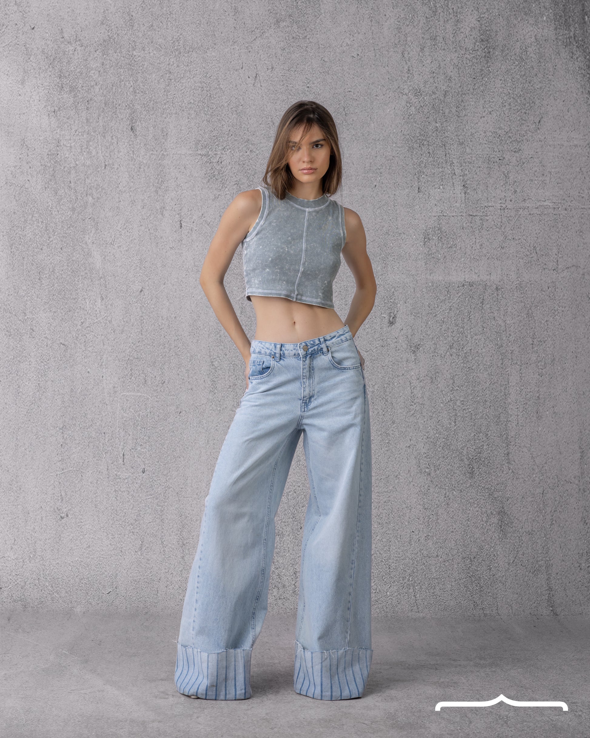 Washed Crop Basic in Grey