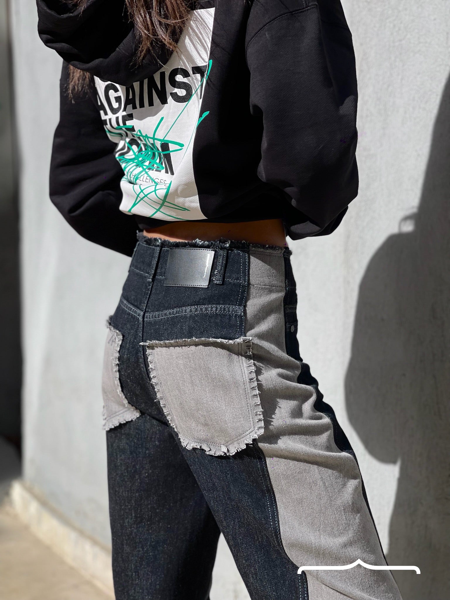 women Raw Edge high waist Jeans in Grey Black