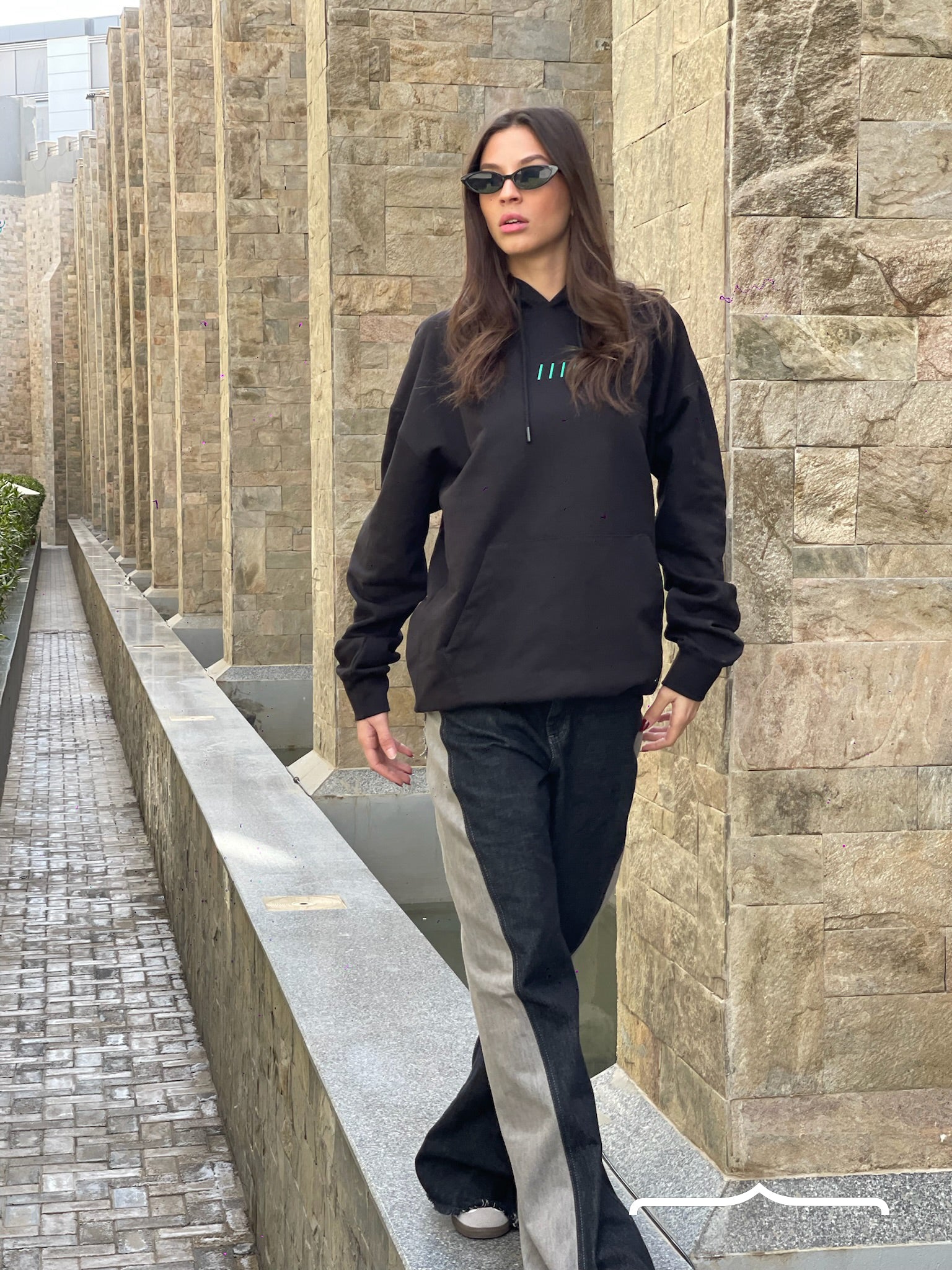 Raw Edge high waist Jeans in Grey Black