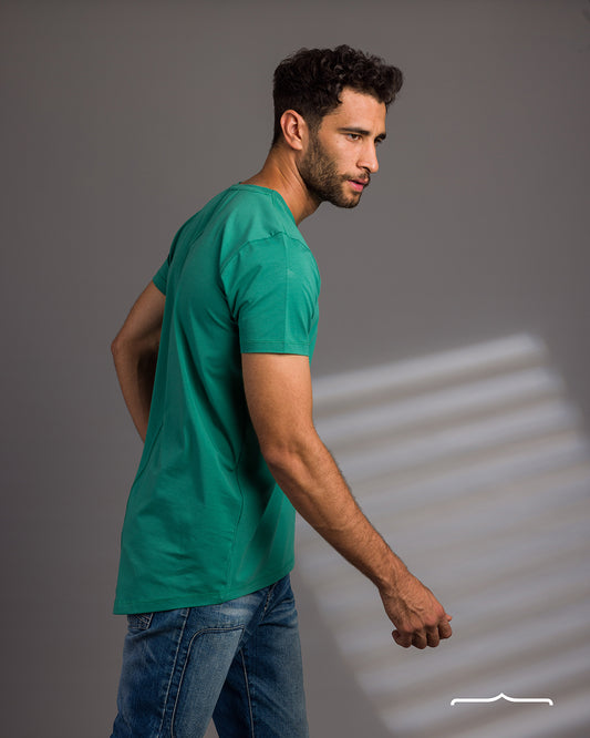 Curved Back O-Neck T-shirt  in Green