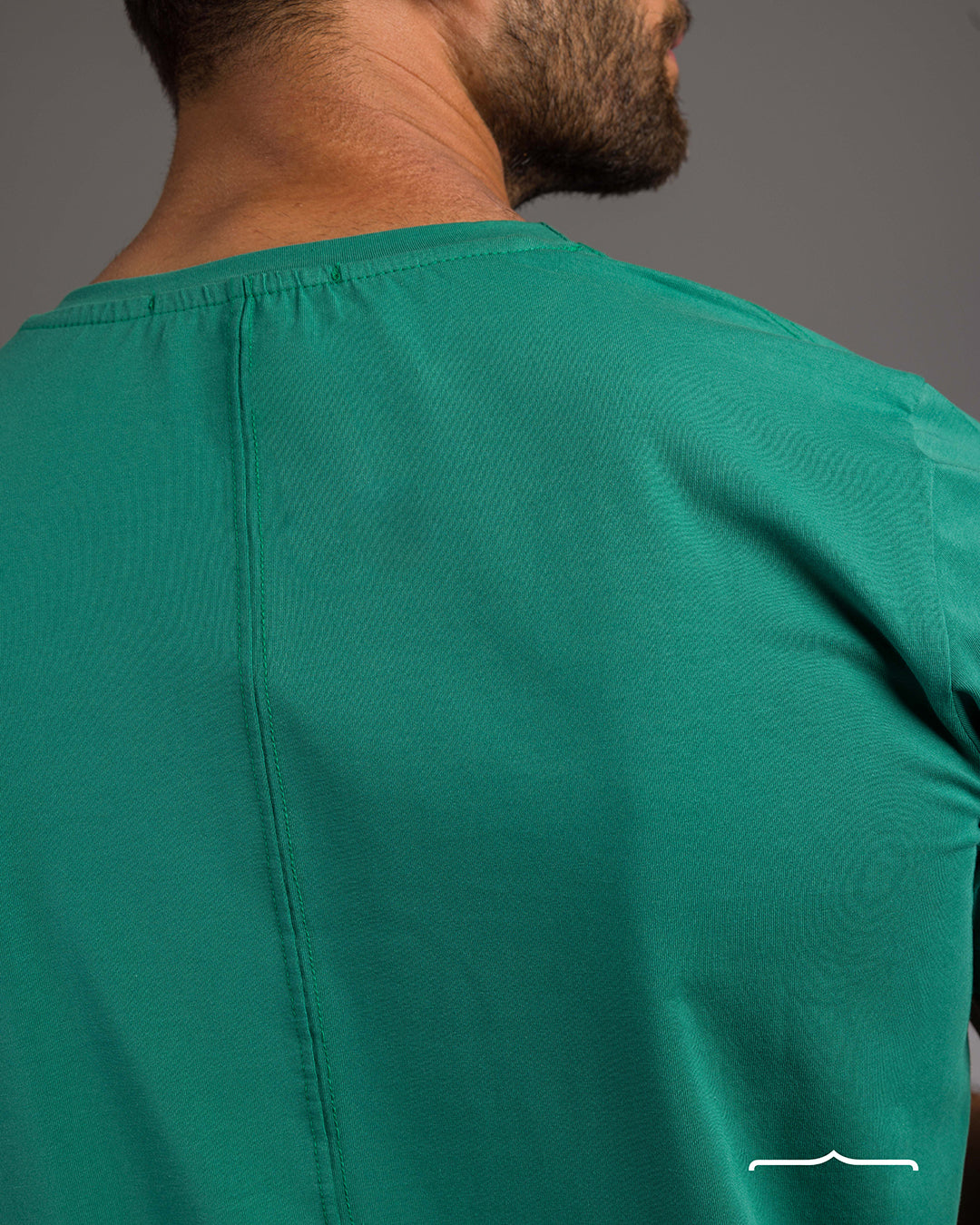 Curved Back O-Neck T-shirt in Green
