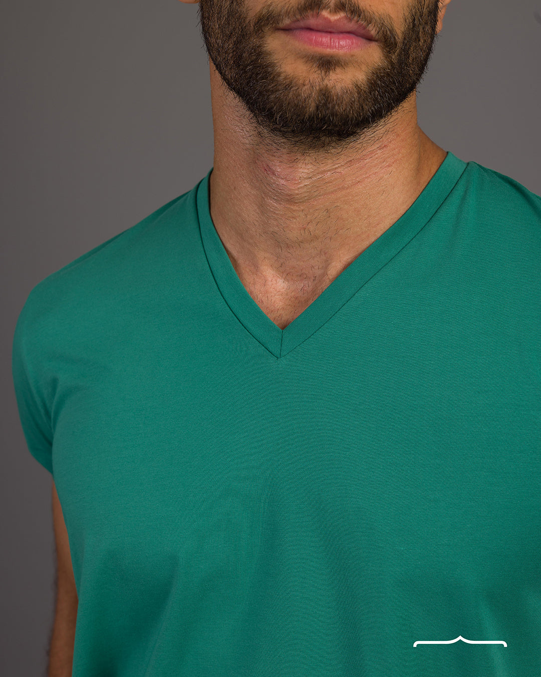 Curved Back V-Neck T- Shirt in Green
