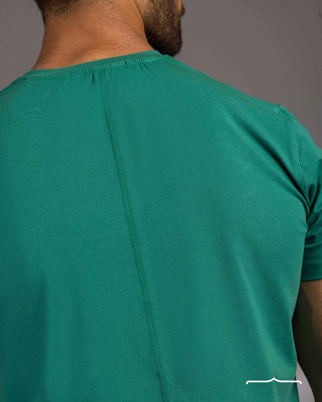 Curved Back V-Neck T- Shirt in Green