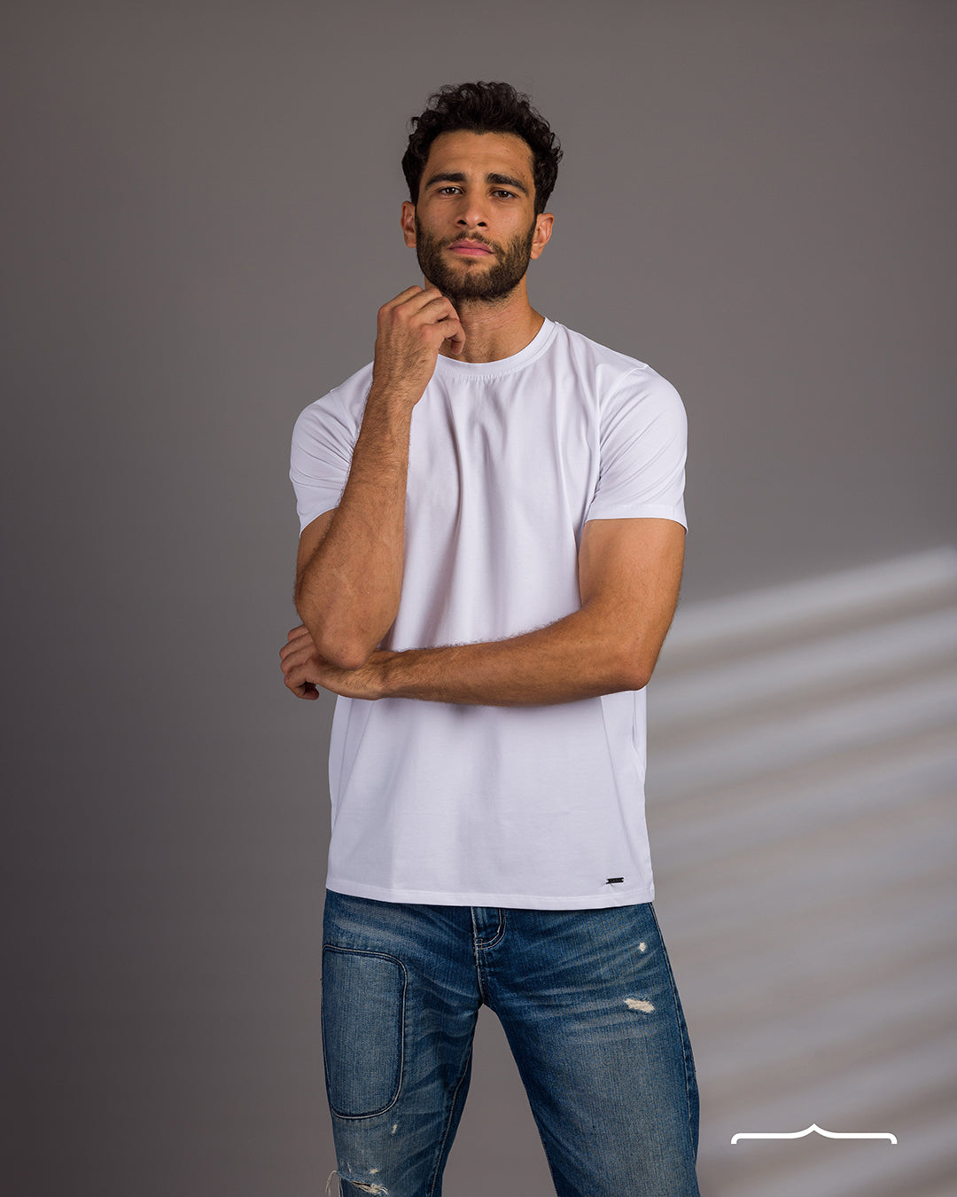 Curved Back O-Neck T-shirt in White