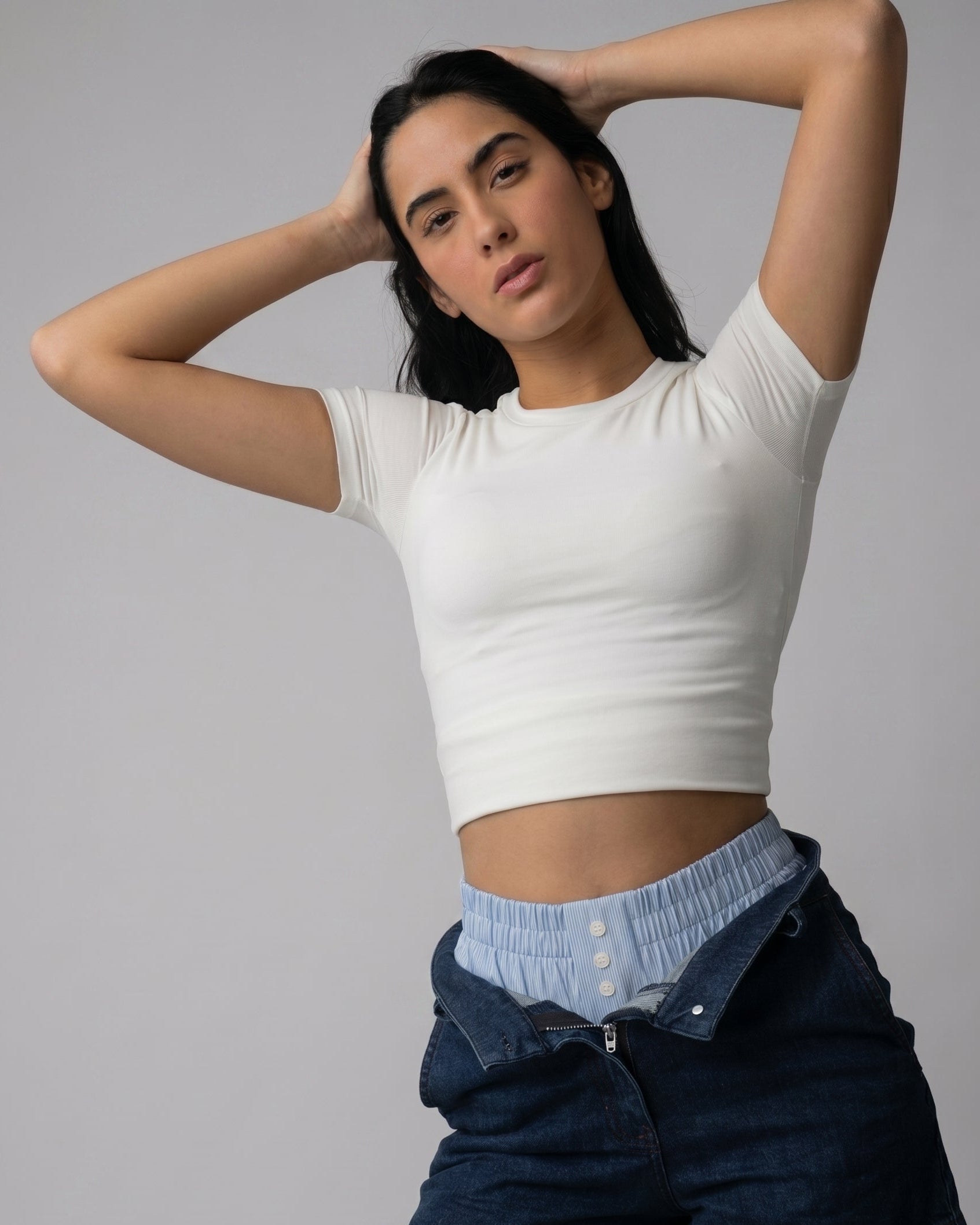 Solid color basic Top in White