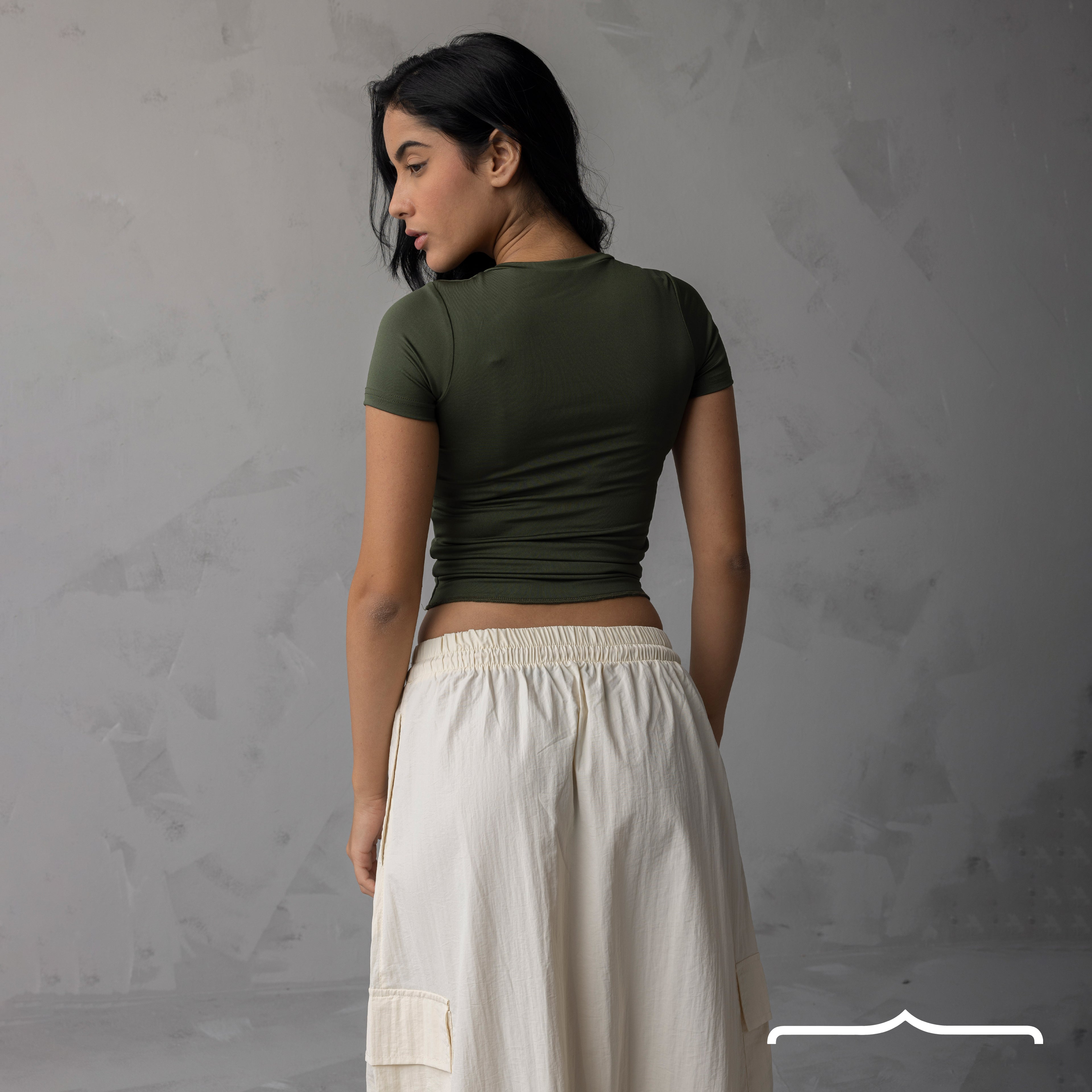 Solid color basic Top in Olive