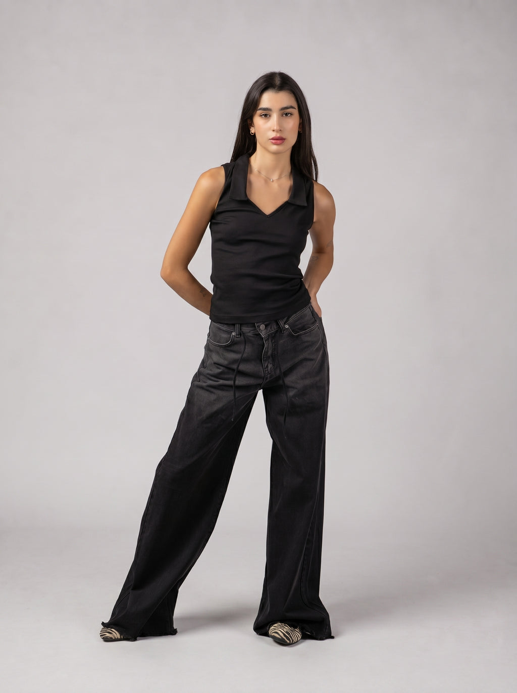 RIB V Core Top in Black