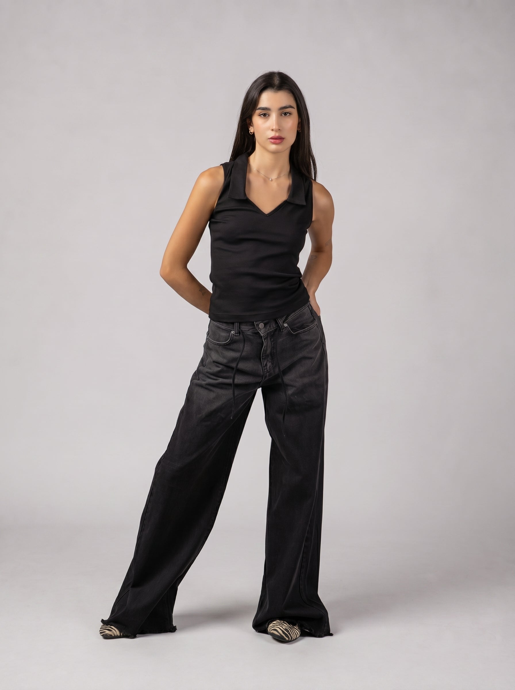 RIB V Core Top in Black