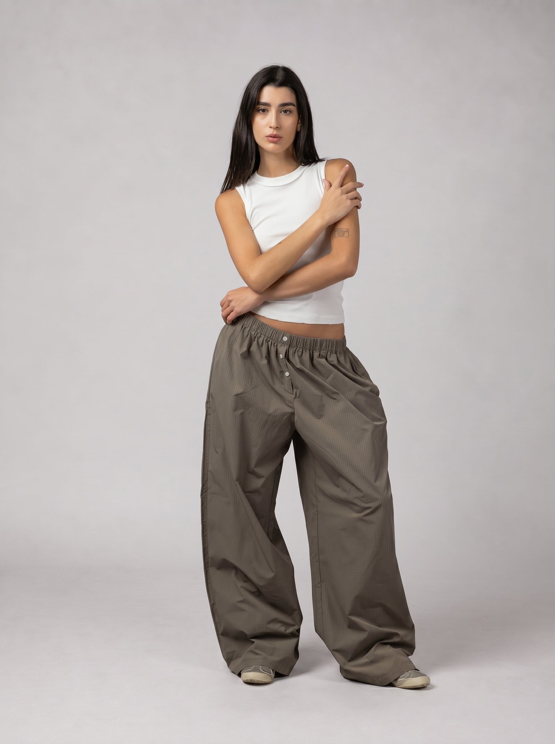 Buttoned Checkered oversize Pants in Olive