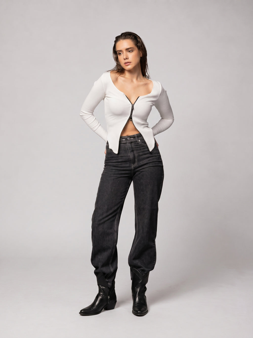 Double sided zipper top in White
