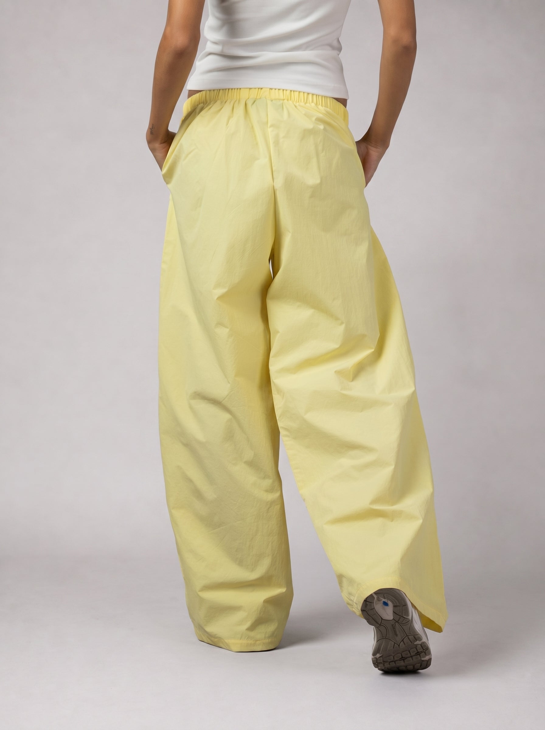 Buttoned Checkered oversize Pants in Yellow
