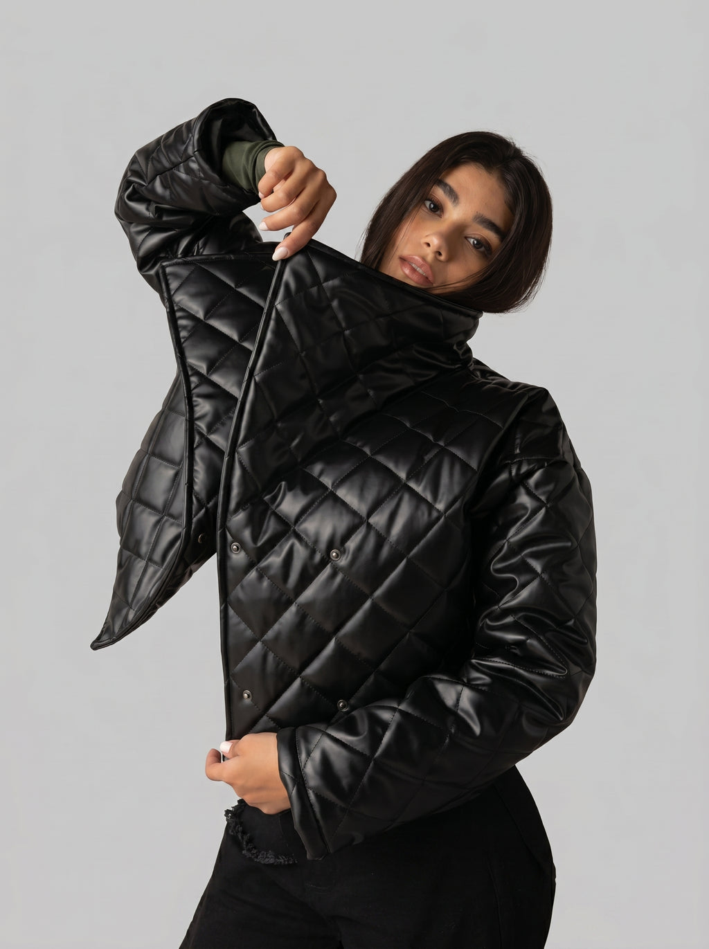 Cropped leather jacket in Black