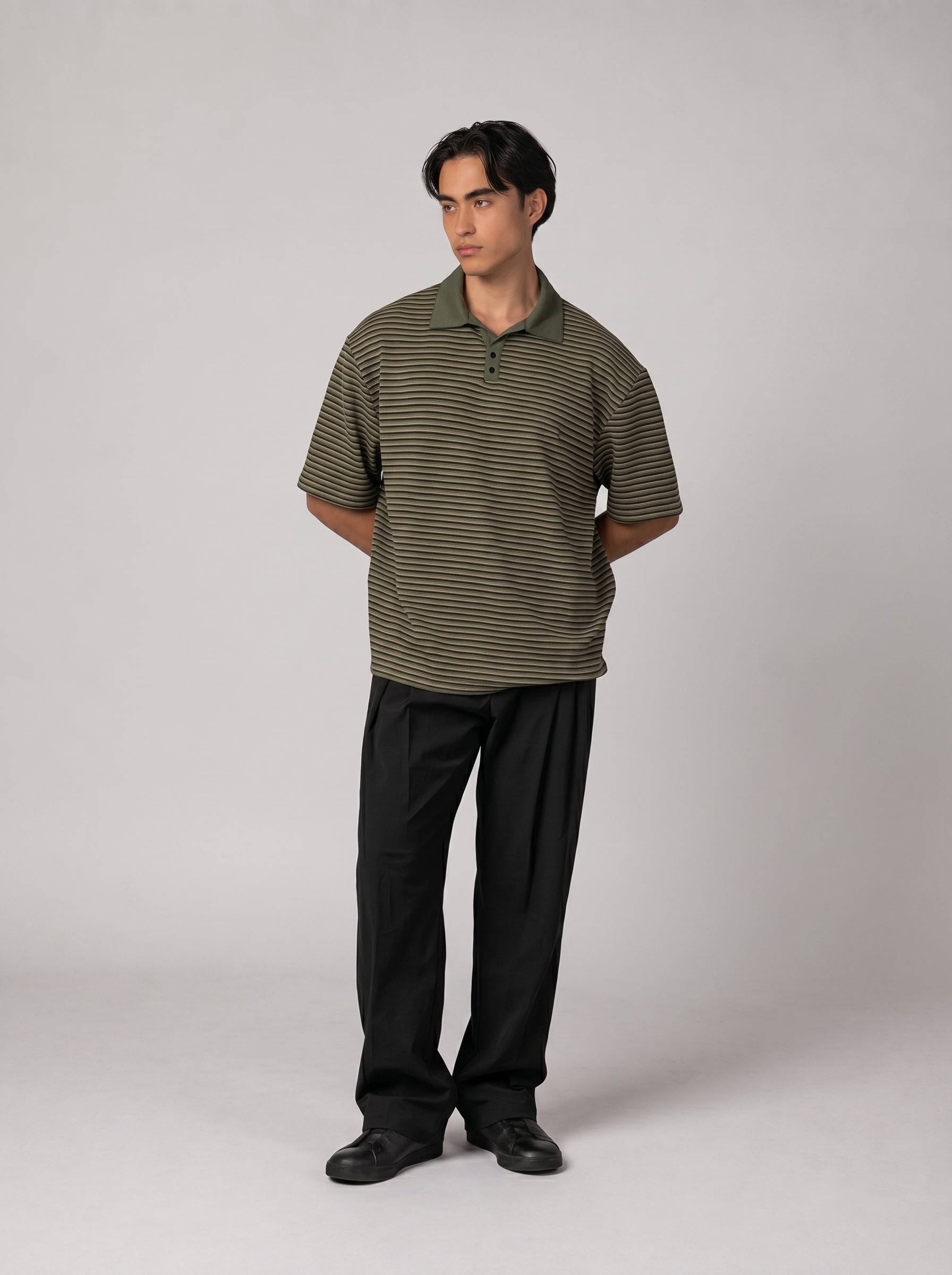 Contrast Collar knit Polo in Olive