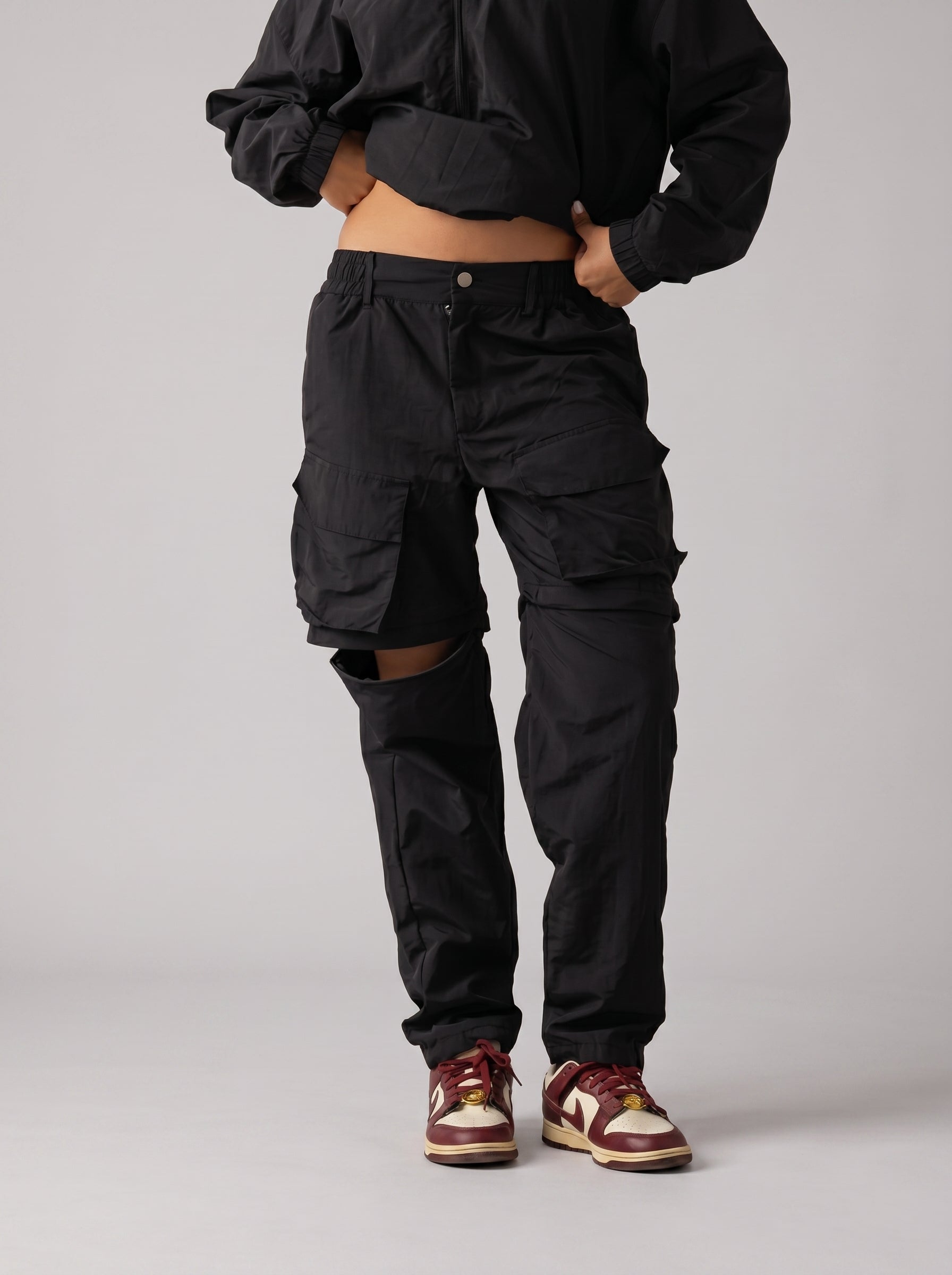 Adjustable pants set in Black