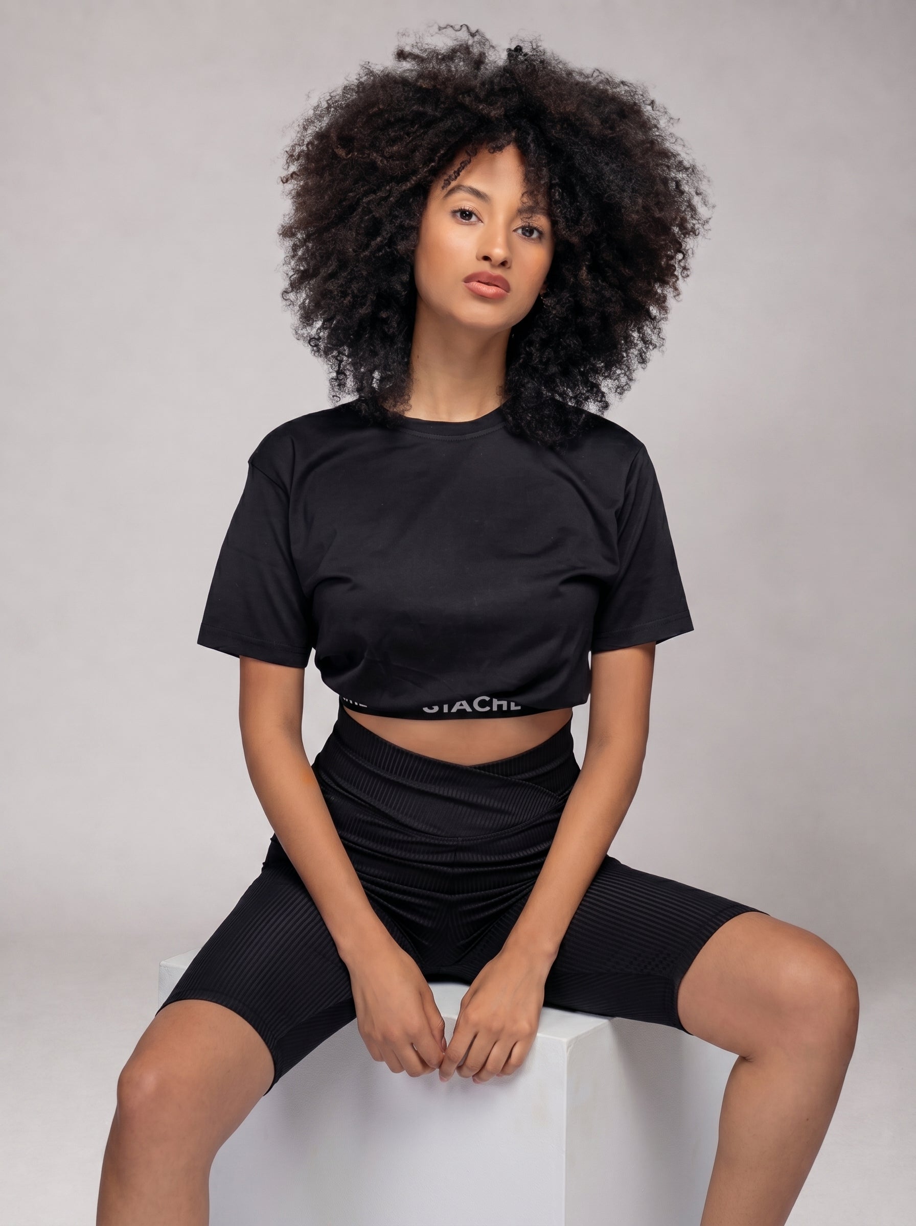 Stache Crop-Top in Black