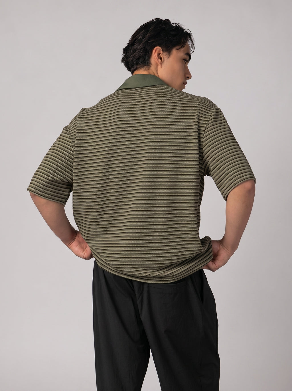 Contrast Collar knit Polo in Olive