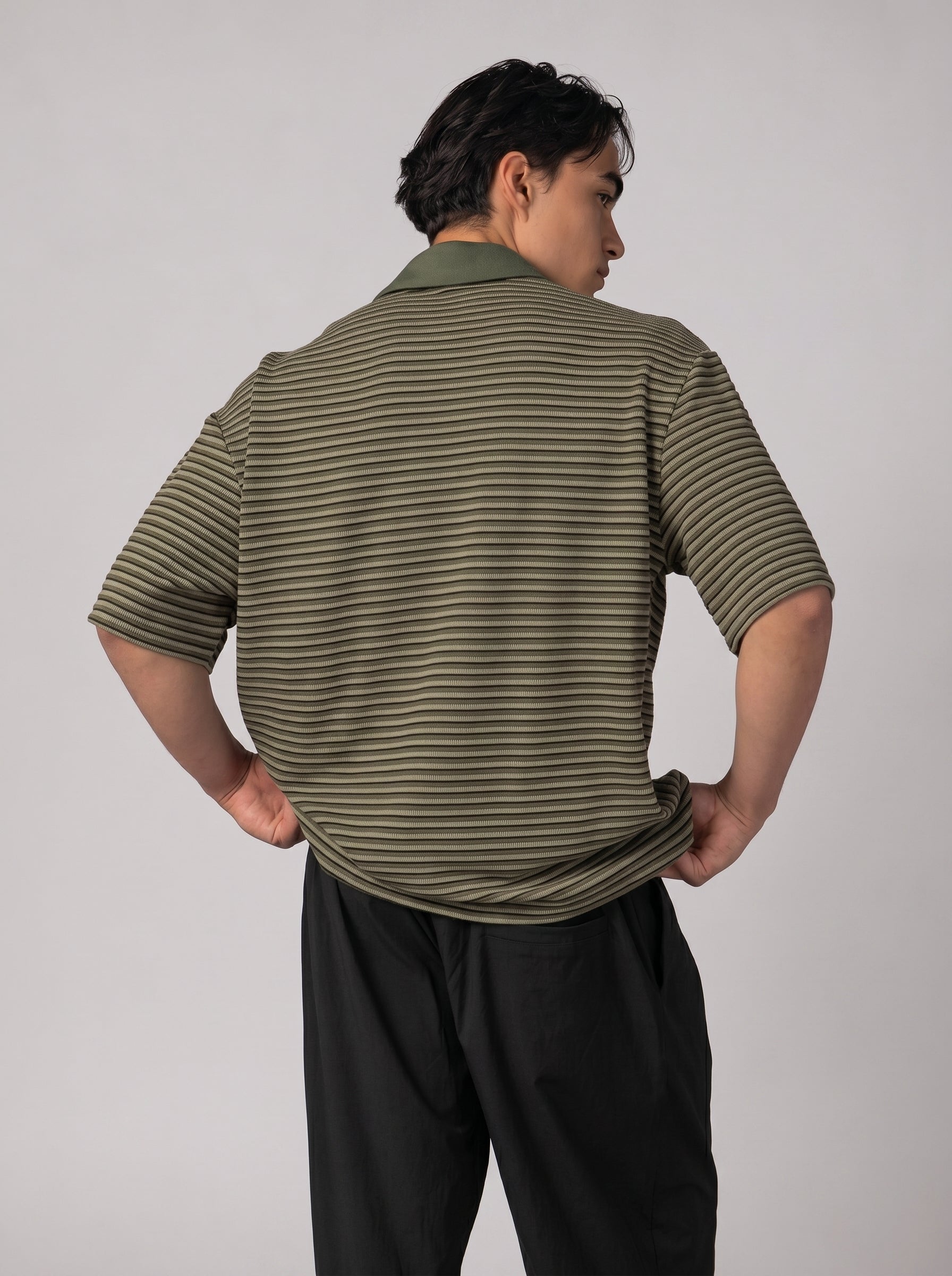Contrast Collar knit Polo in Olive