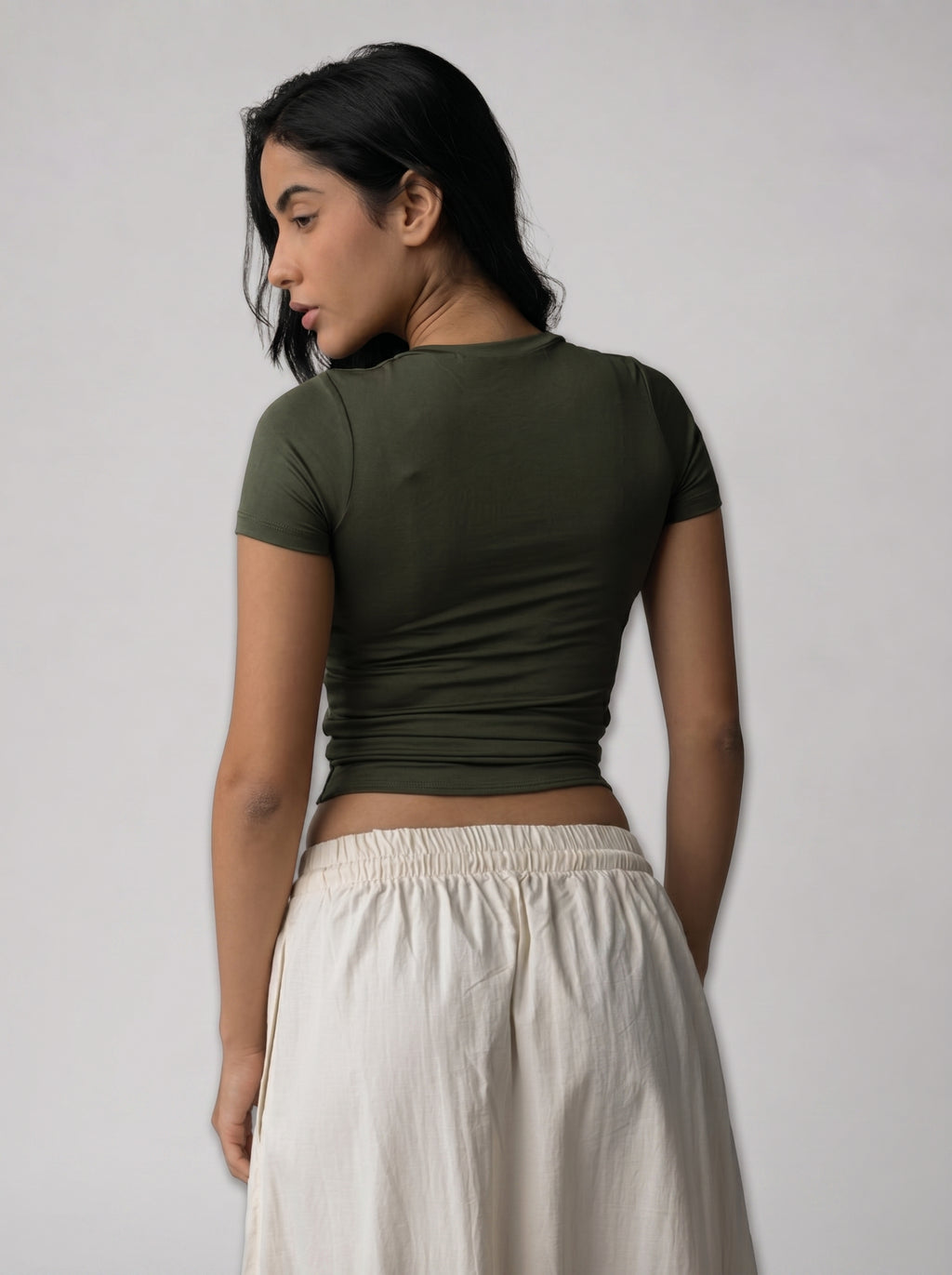 Solid color basic Top in Olive
