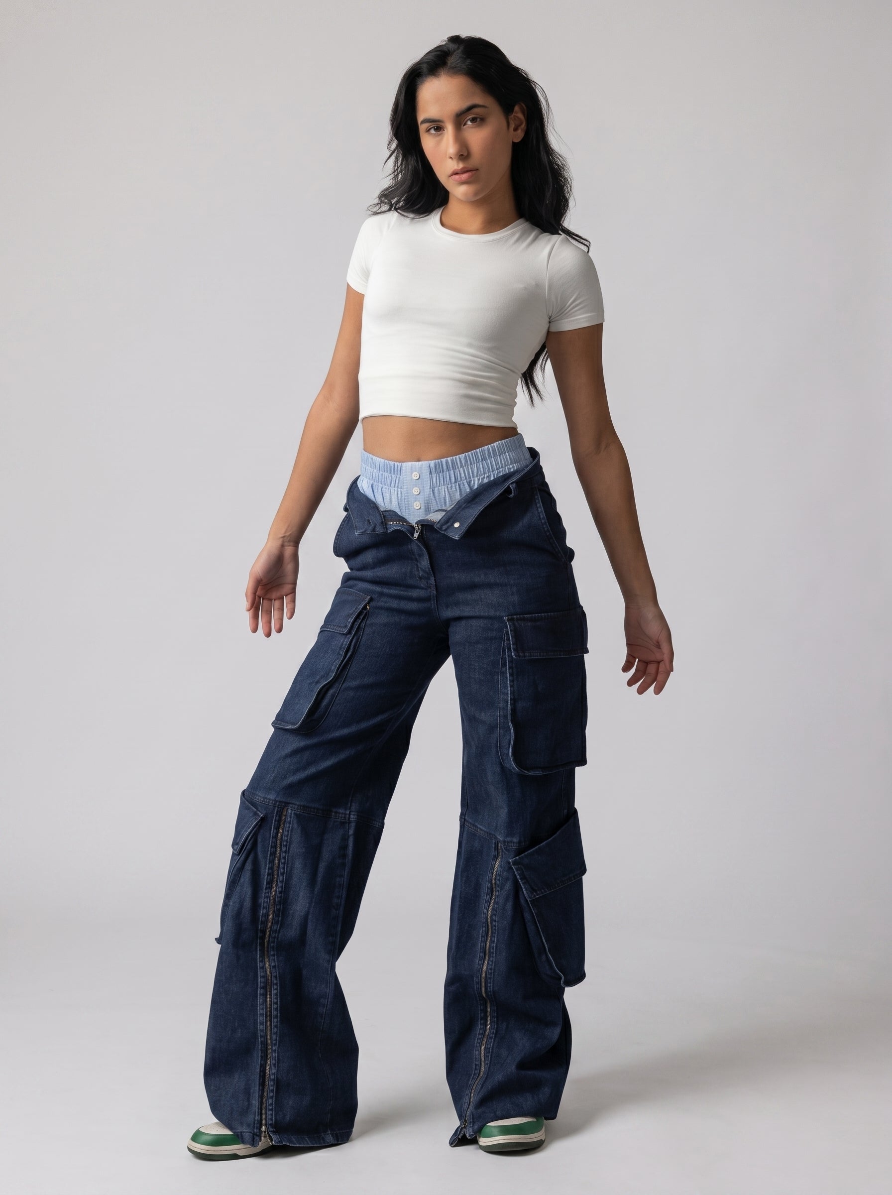 Solid color basic Top in White