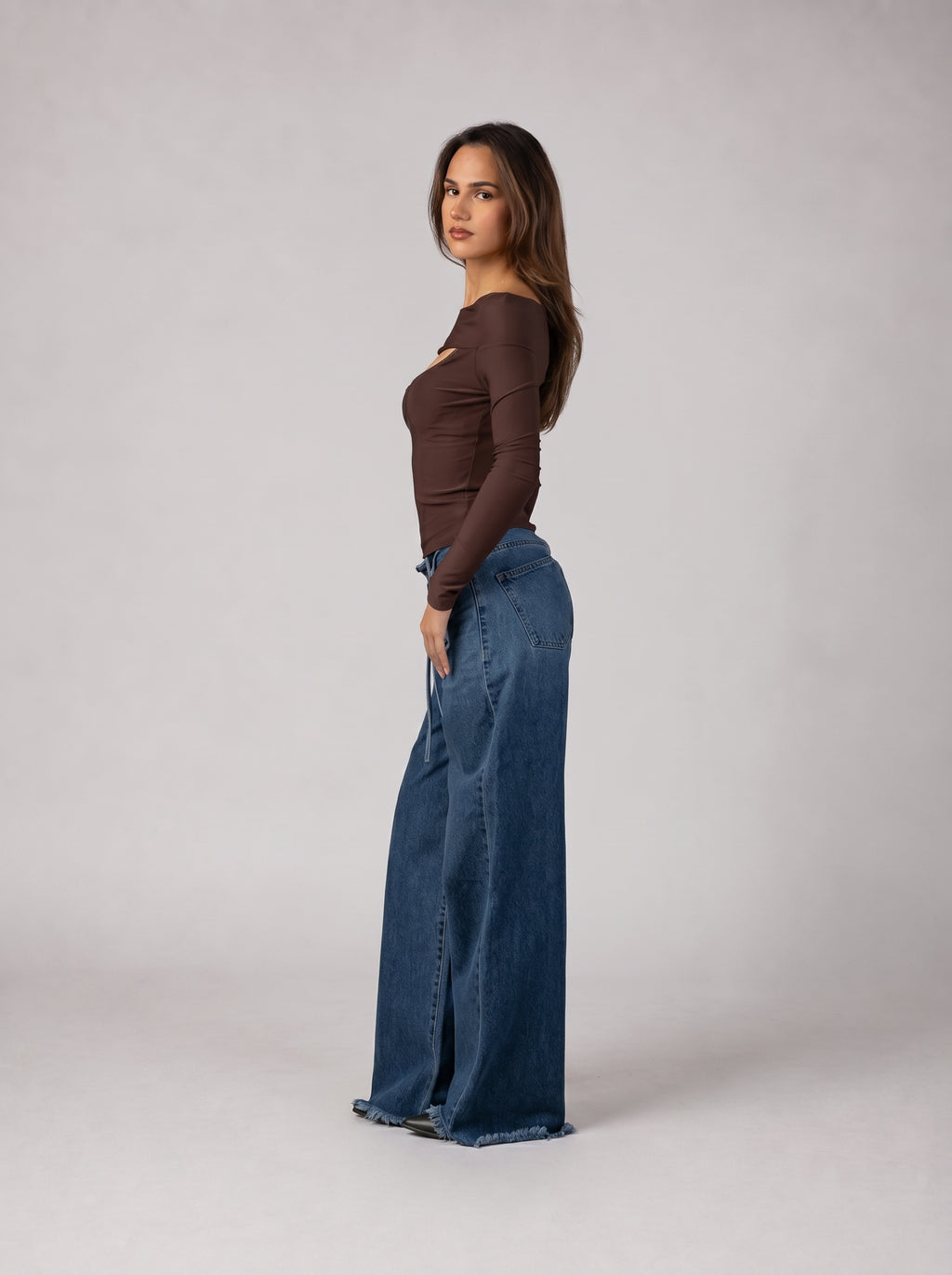 Off-Shoulder Cut-Out Top in Brown
