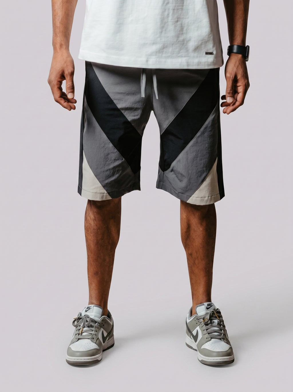 Color block shorts in Grey