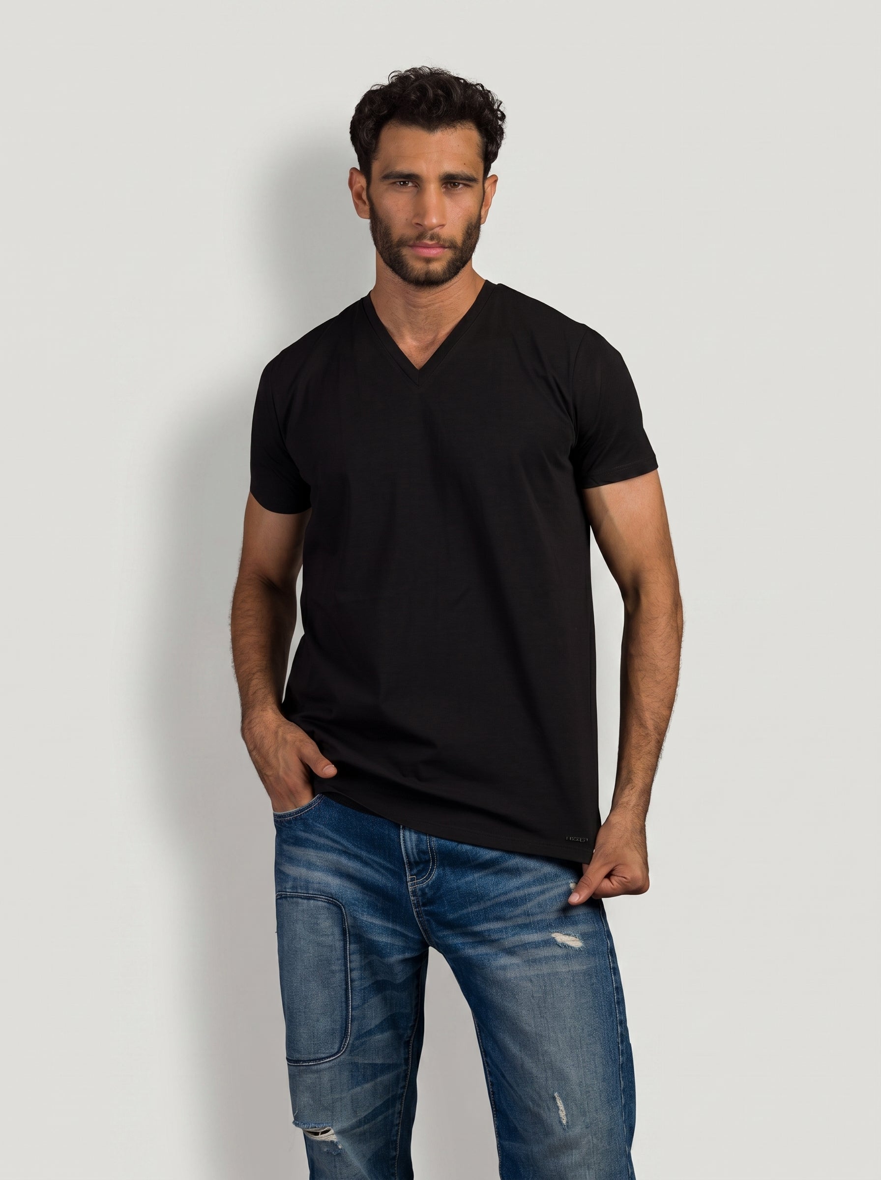 Curved Back V-Neck T- Shirt in Black