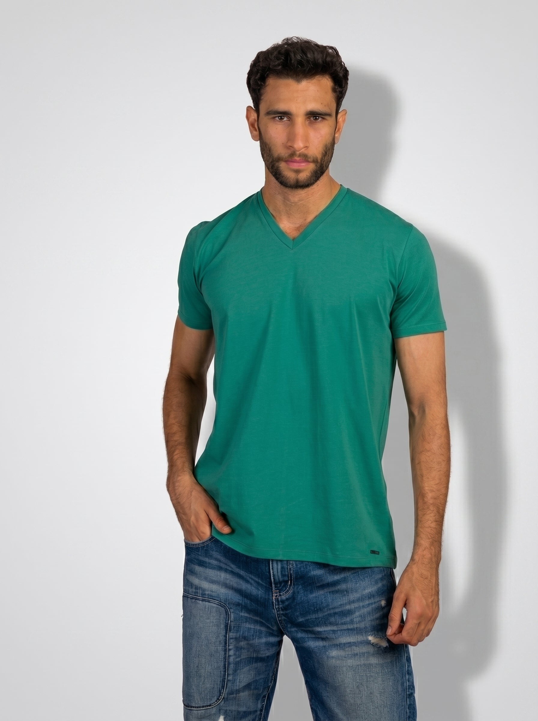Curved Back V-Neck T- Shirt in Green