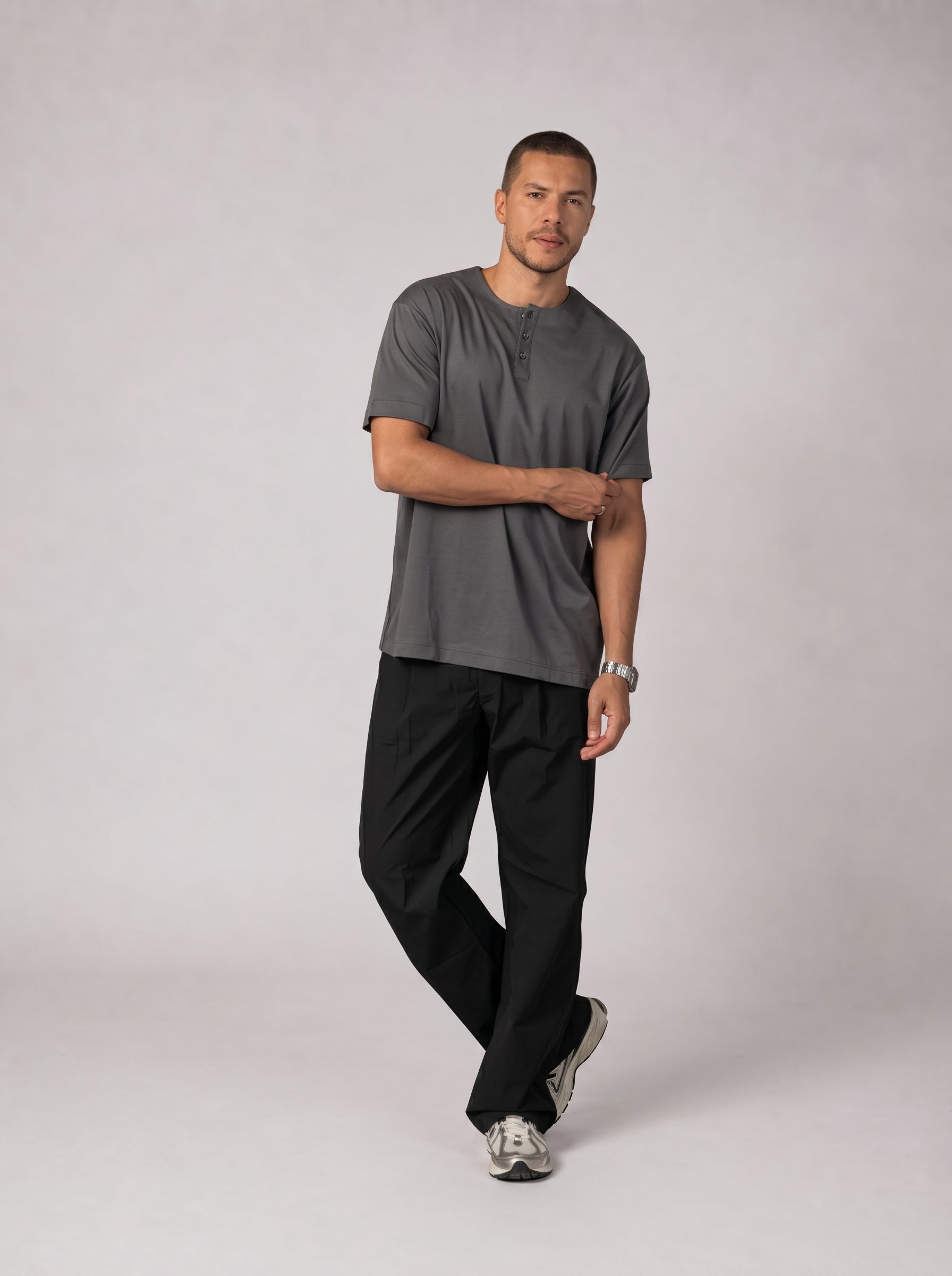 Henely T-shirt in Grey