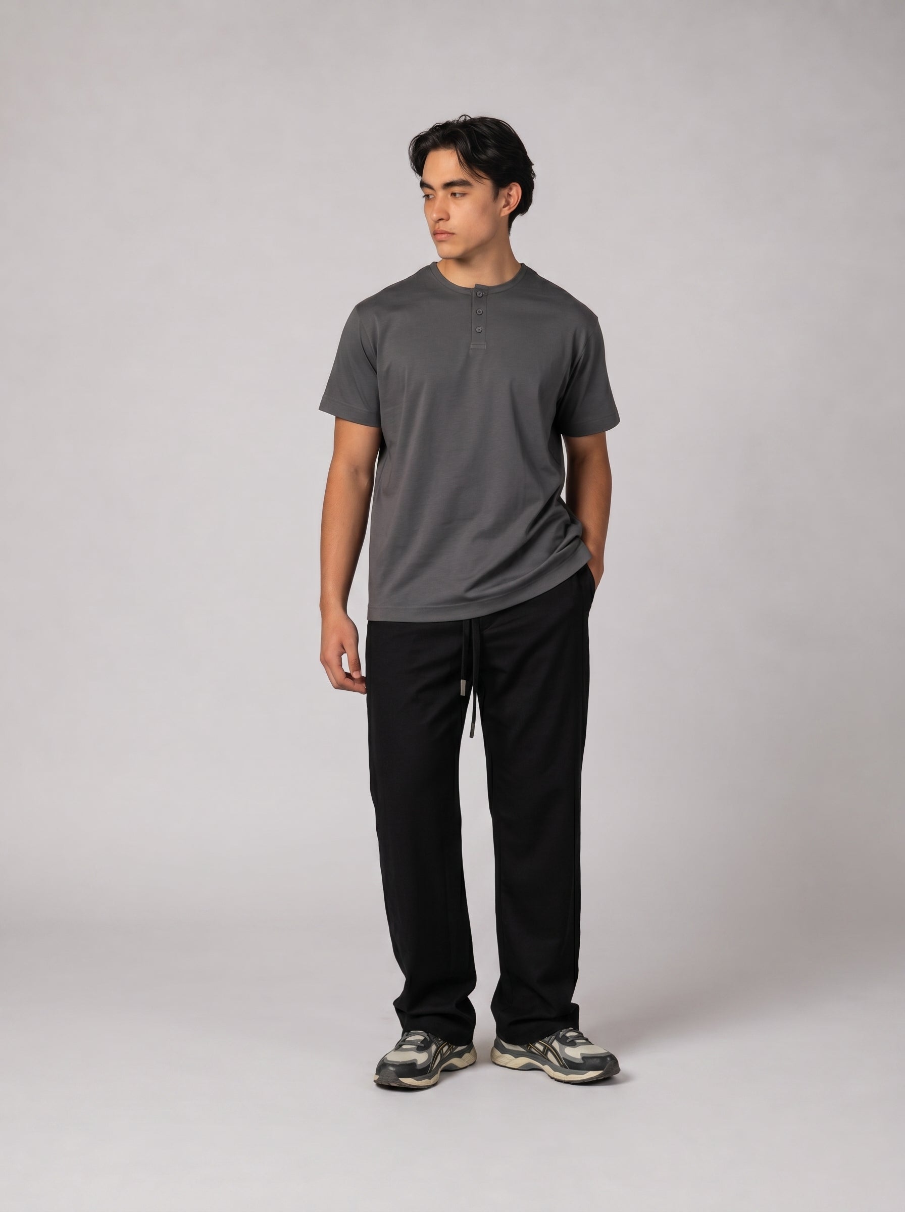 Henely T-shirt in Grey