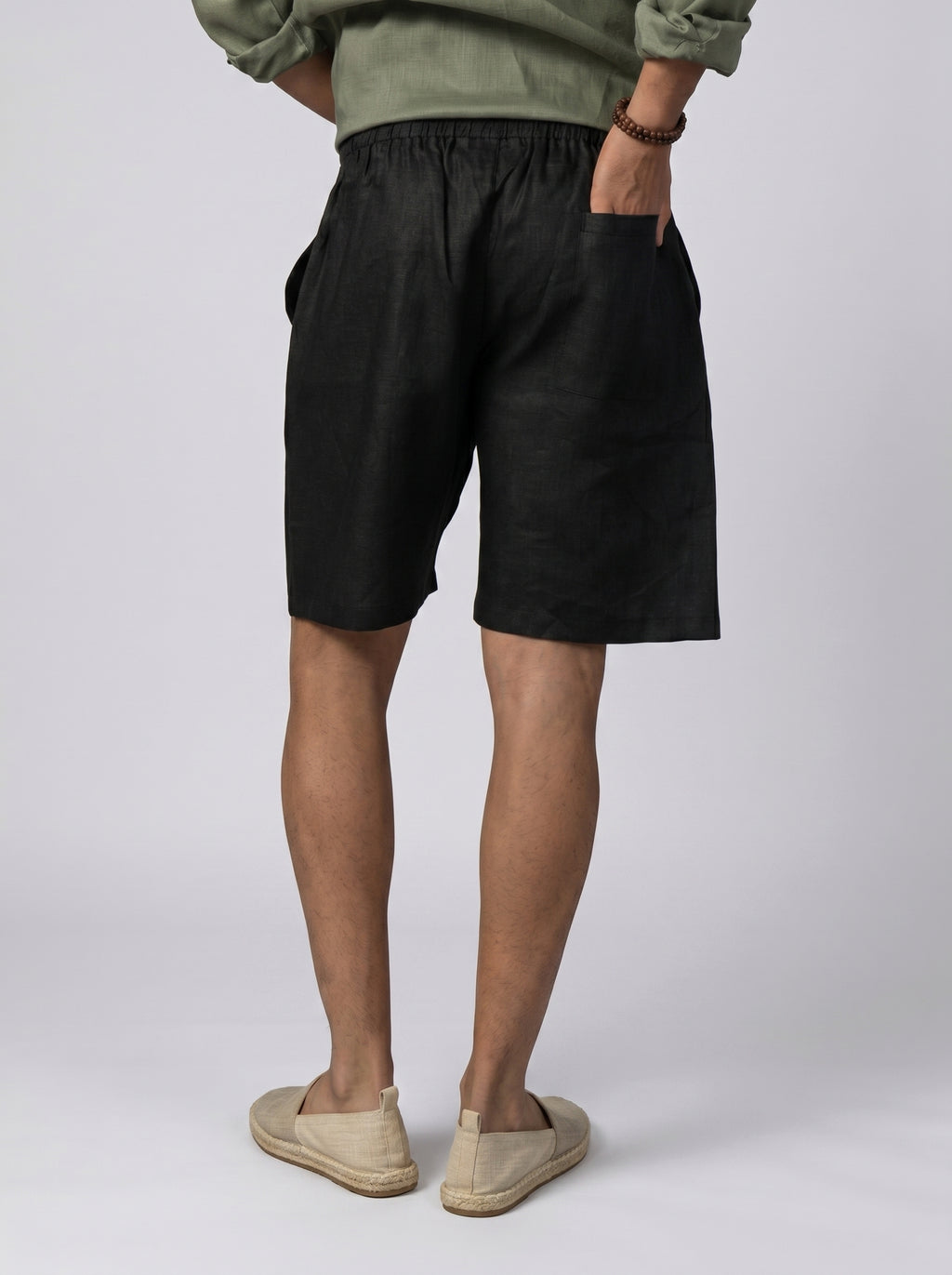 Linen short volume 2 in Black