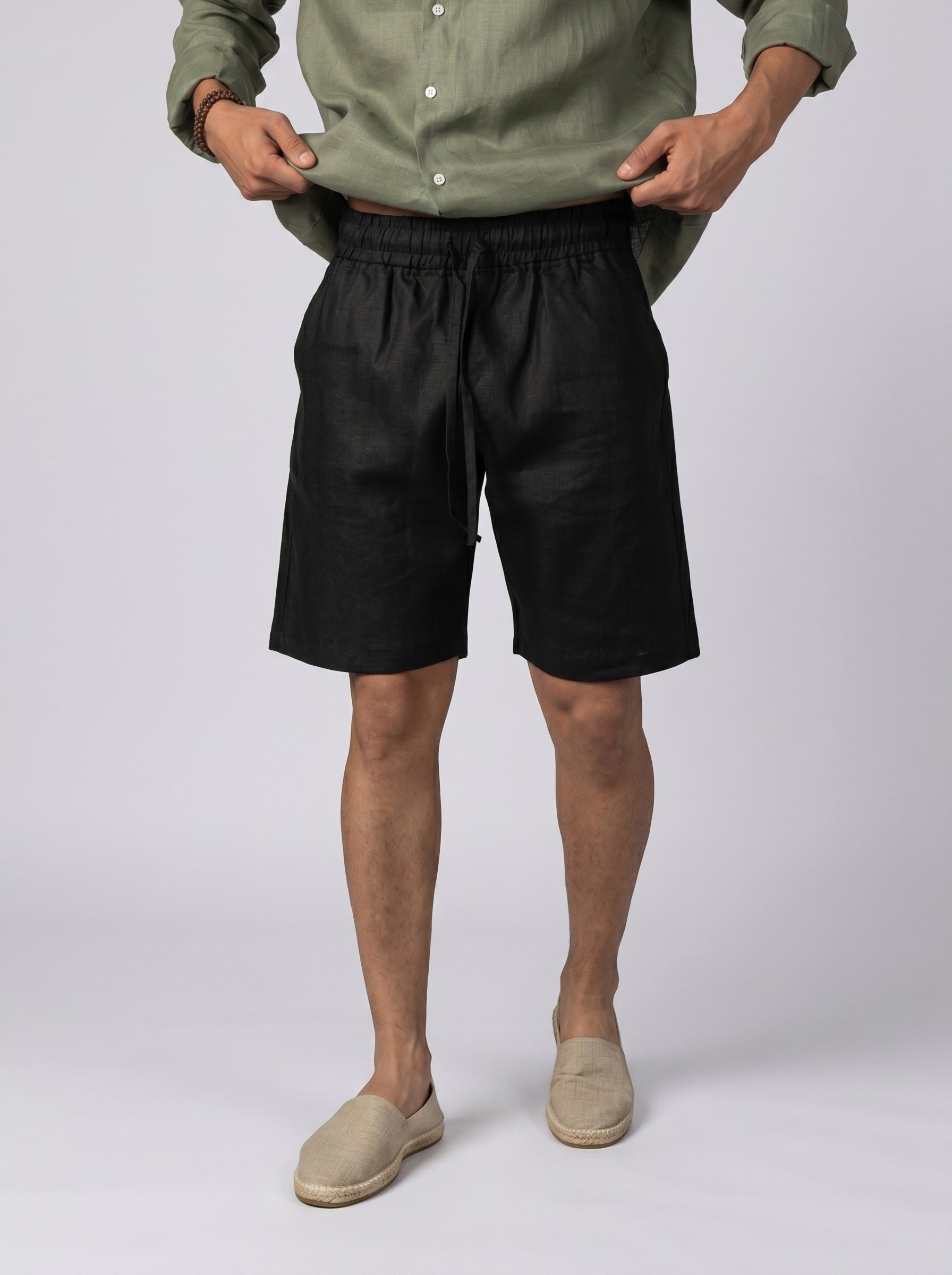 Linen short volume 2 in Black