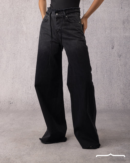 Raw Edge Jeans in Black