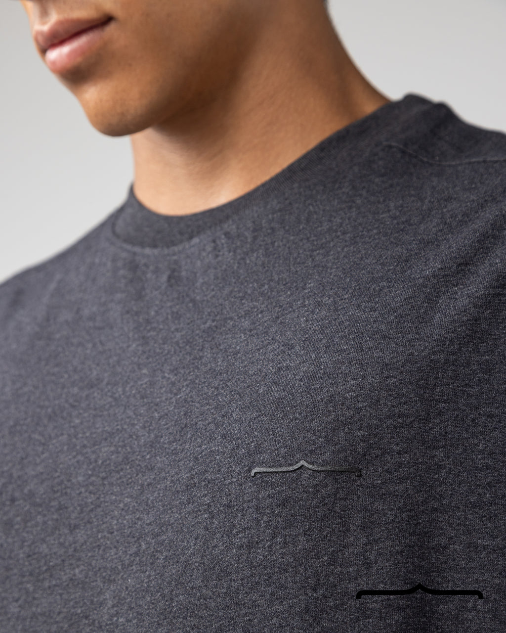 Chenille T-shirt in Charcoal