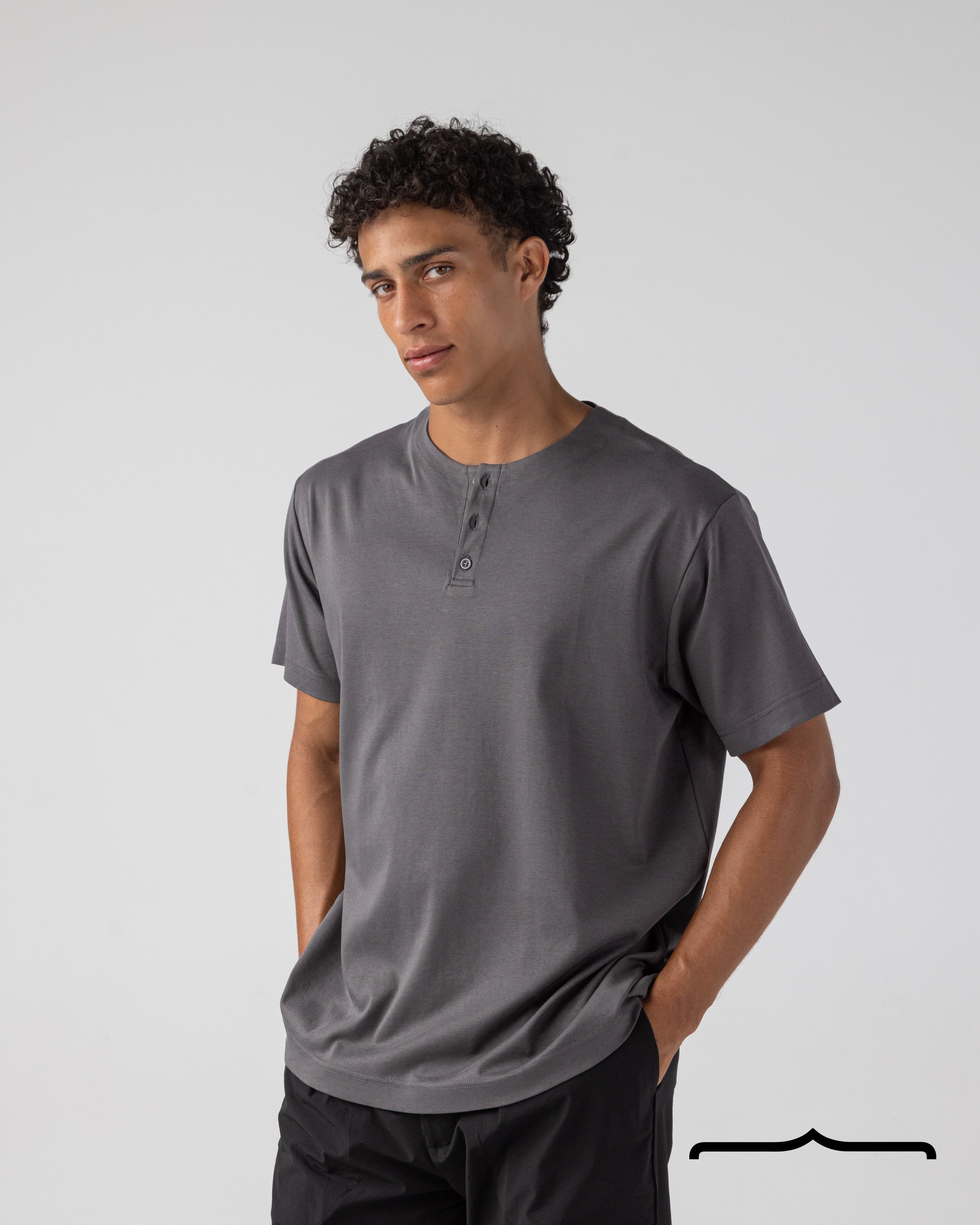 Henely T-shirt in Grey