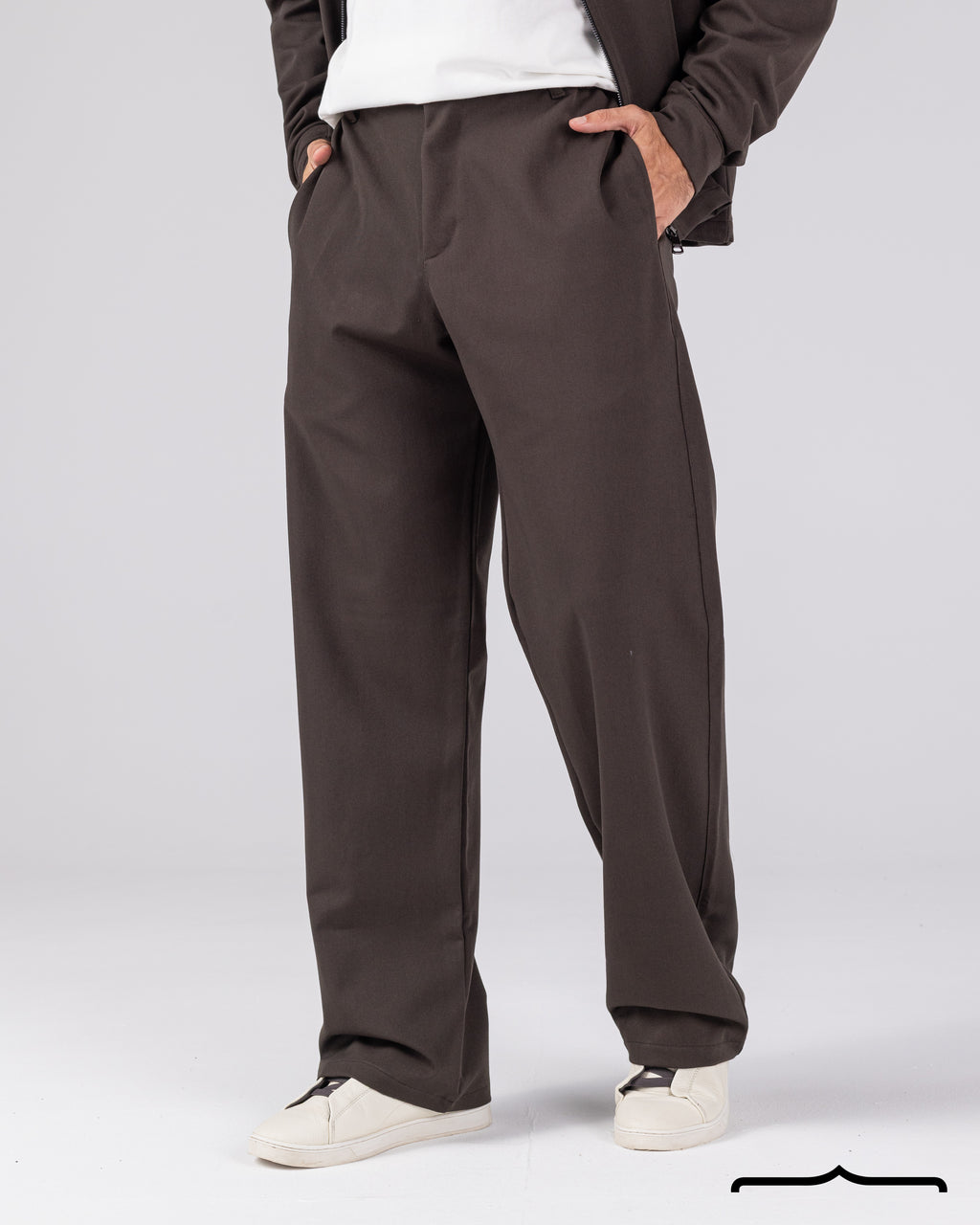 Signature Pants in Brown