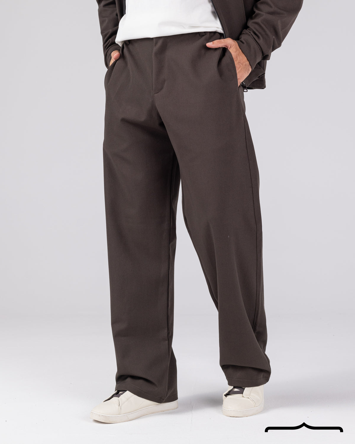 Signature Pants in Brown
