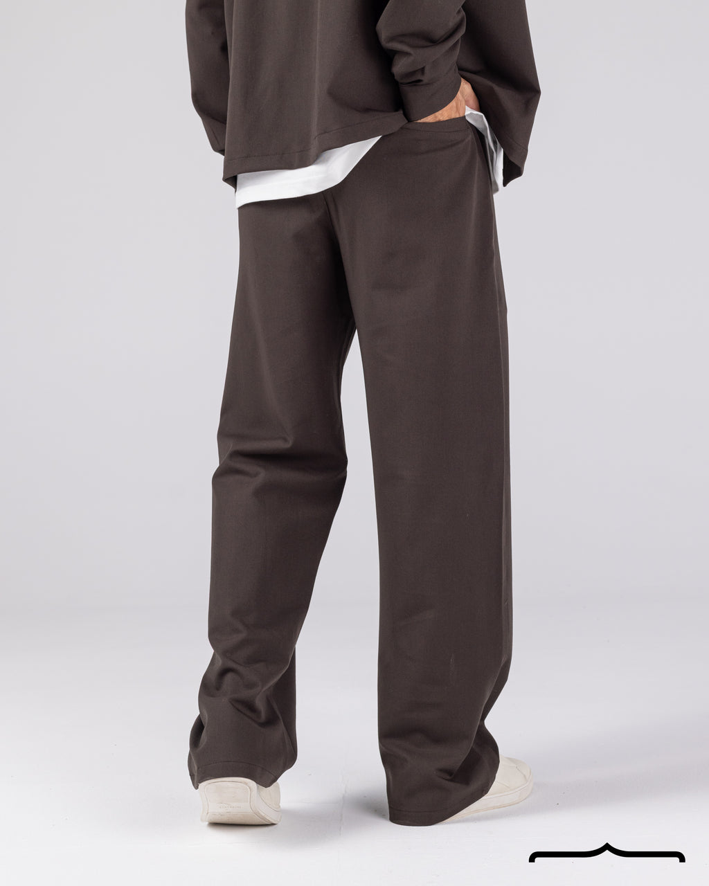 Signature Pants in Brown