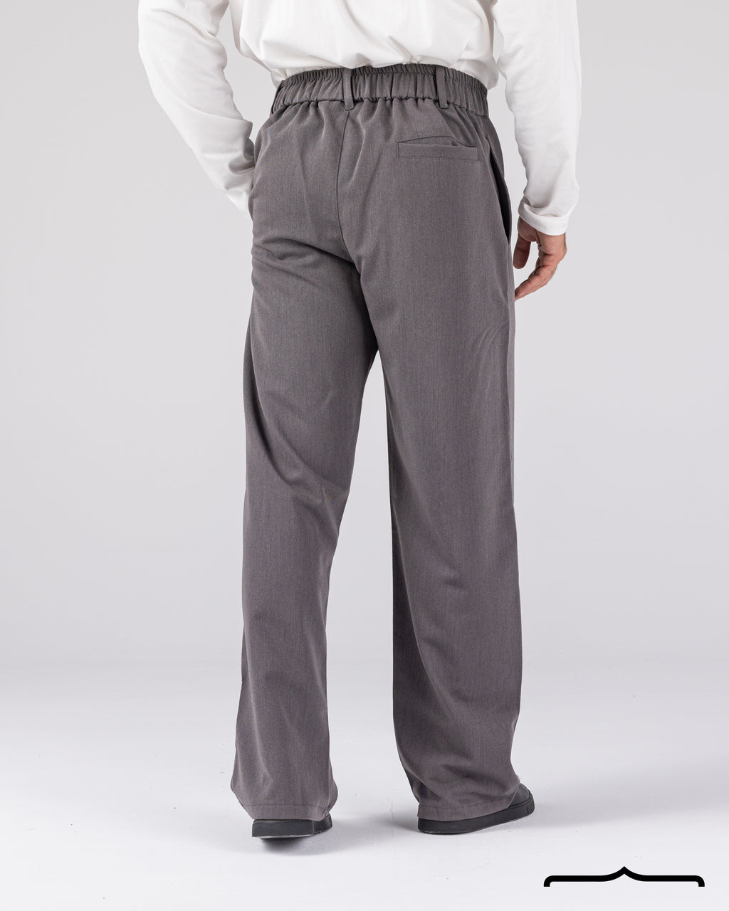 Signature Pants in Grey