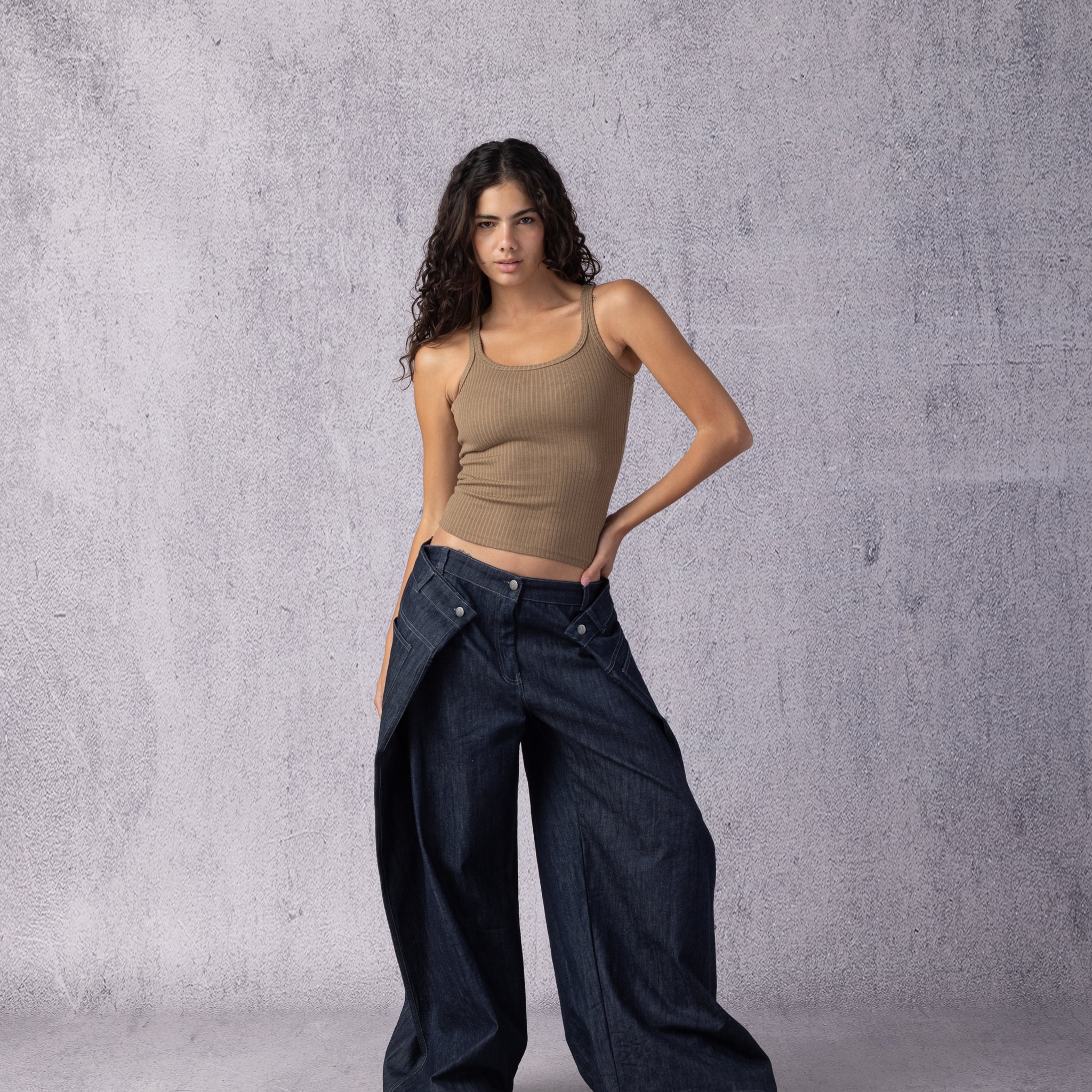 Ribbed Basic Top in Brown
