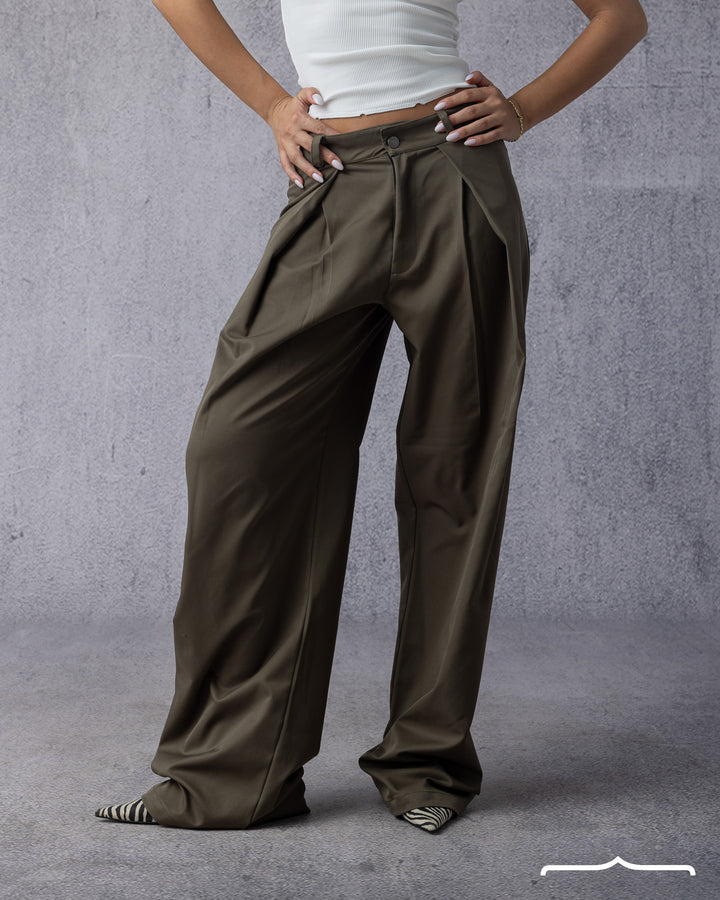 Double Pleated Trousers in Olive