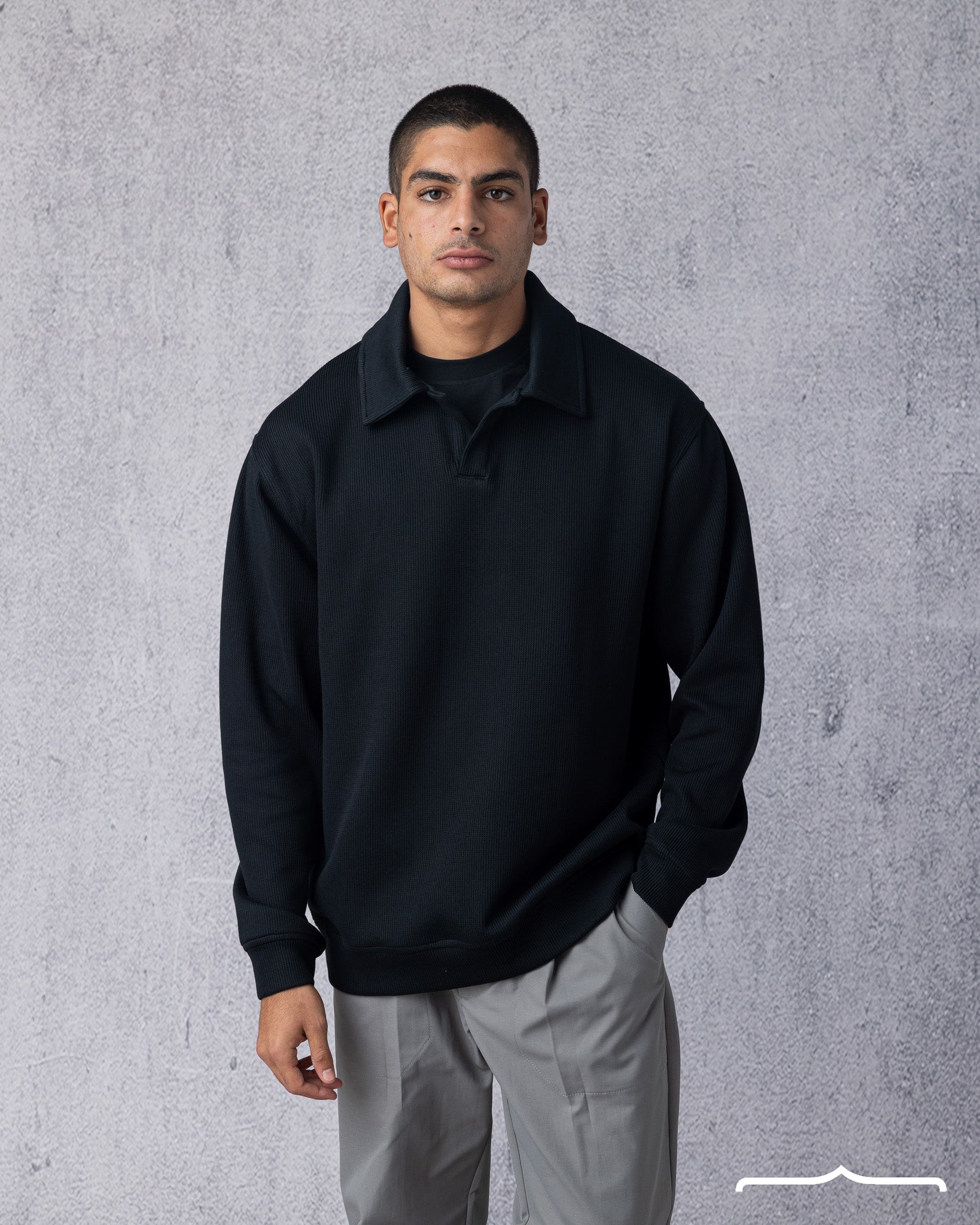 Polo Sweatshirt in Black