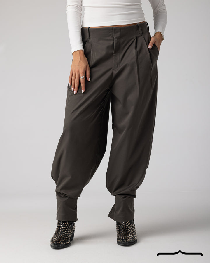 Sculpted Balloon Trousers in Grey