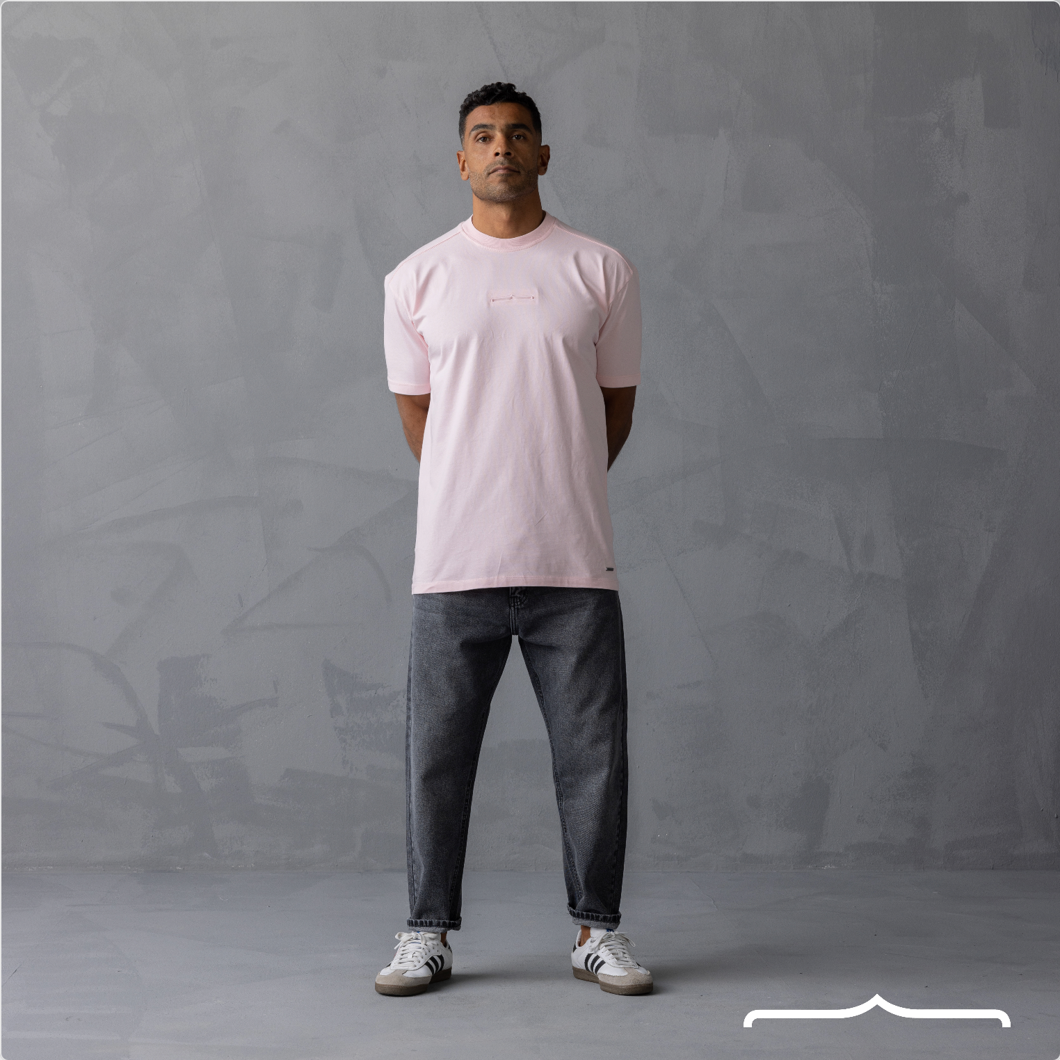Stache icon T-shirt in Pink
