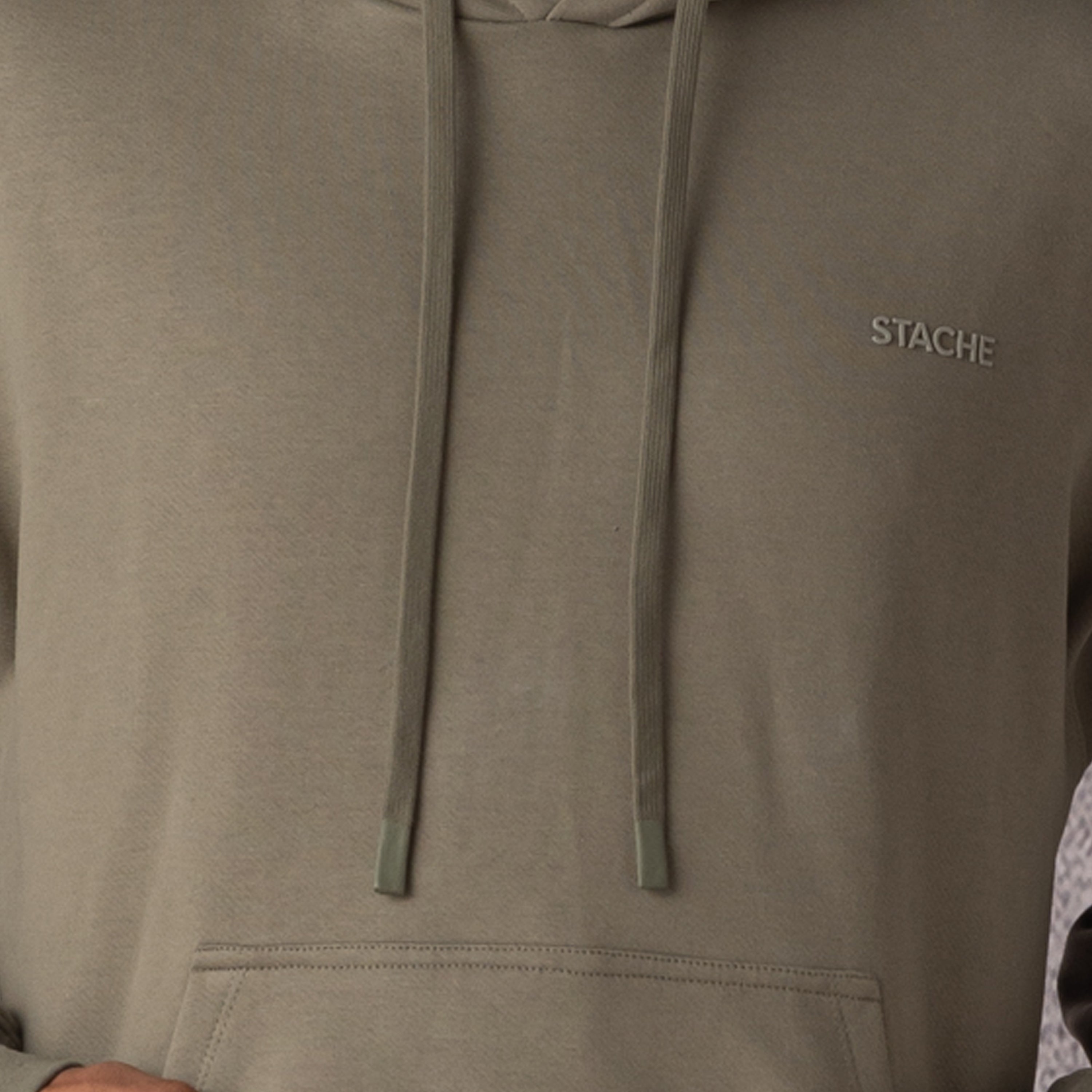 Rubber Logo Basic Hoodie in Olive